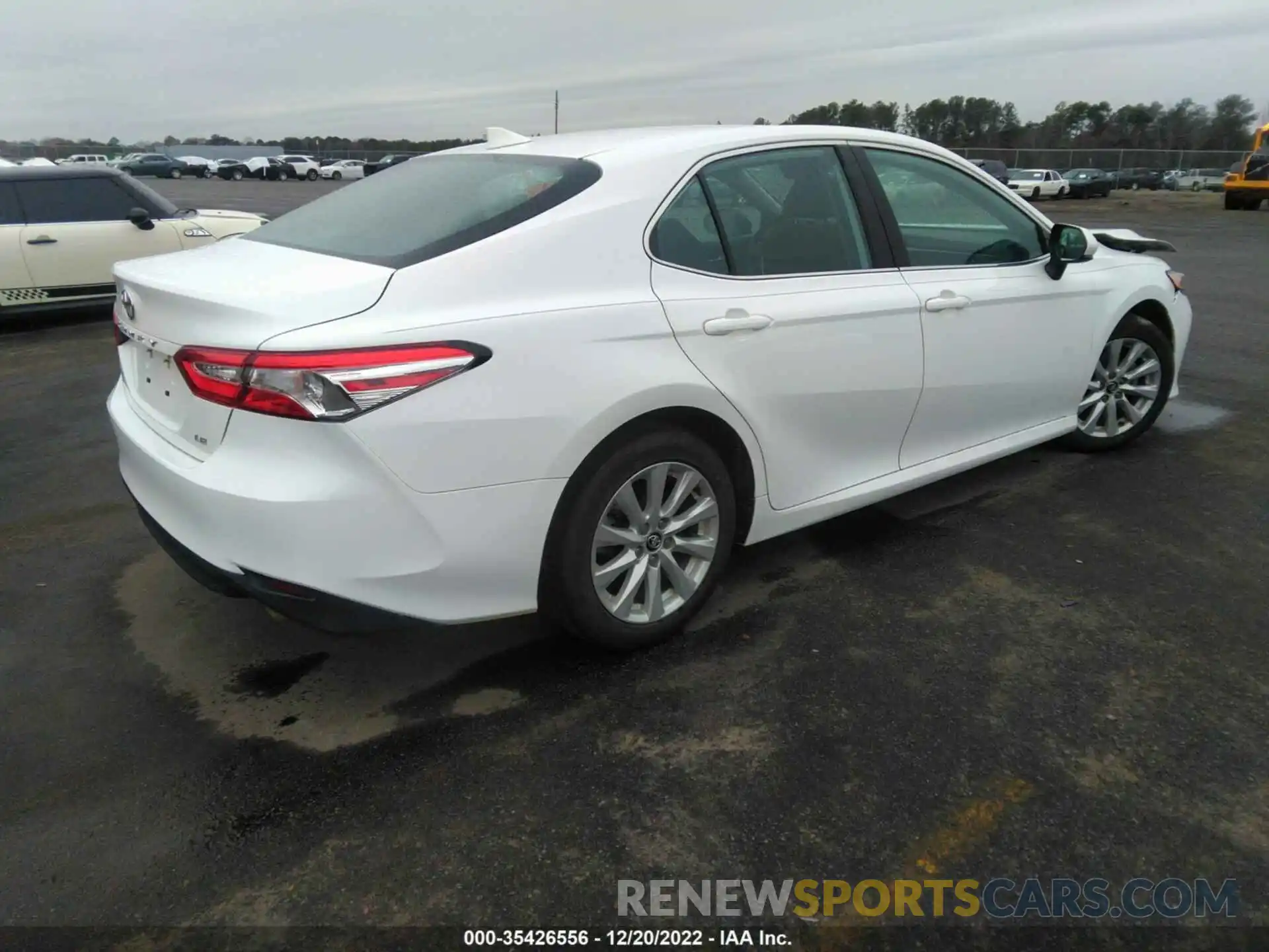 4 Photograph of a damaged car 4T1C11AK2LU901587 TOYOTA CAMRY 2020