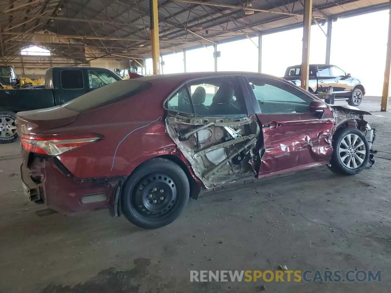 3 Photograph of a damaged car 4T1C11AK2LU915733 TOYOTA CAMRY 2020