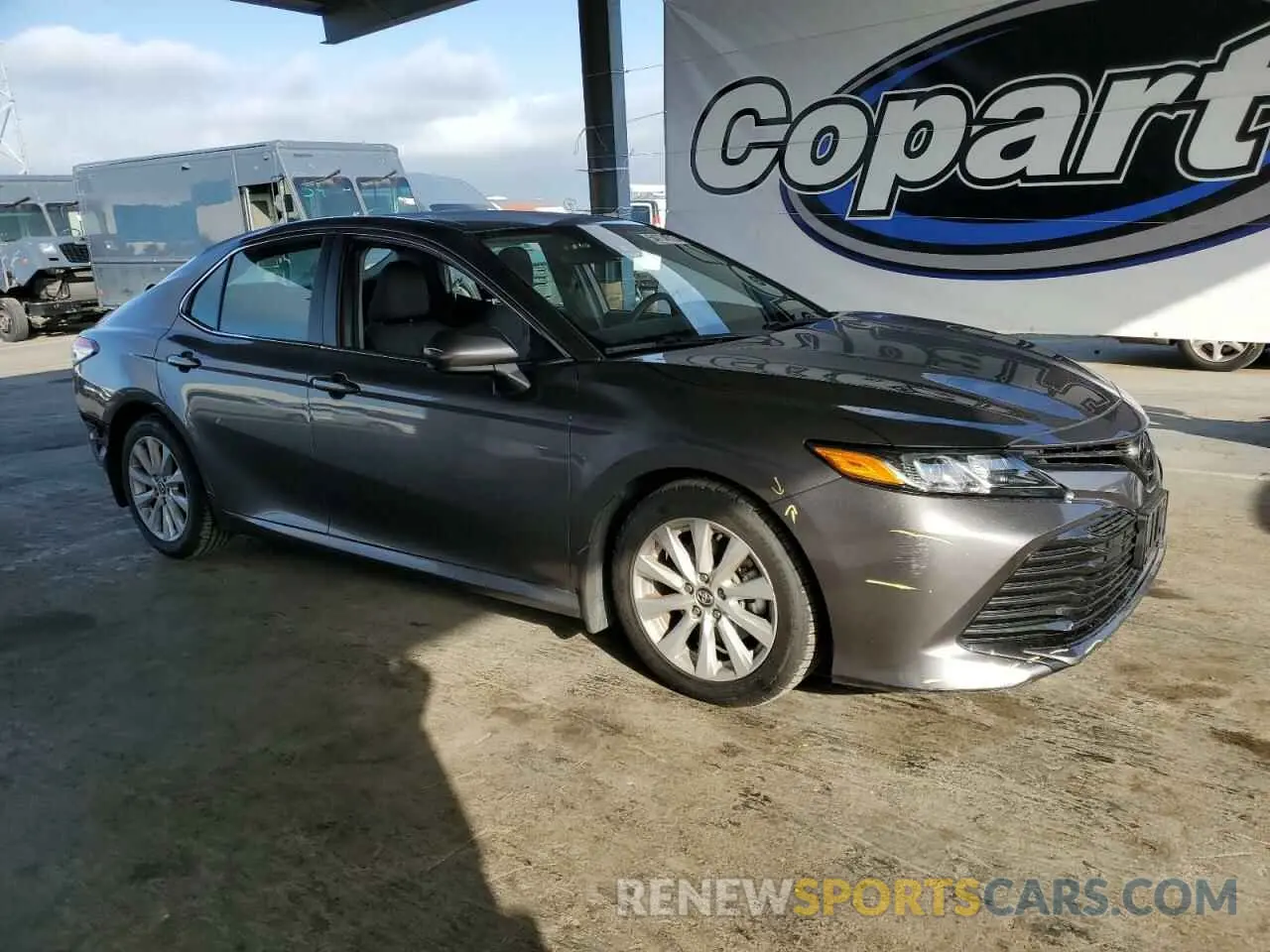 4 Photograph of a damaged car 4T1C11AK2LU924691 TOYOTA CAMRY 2020