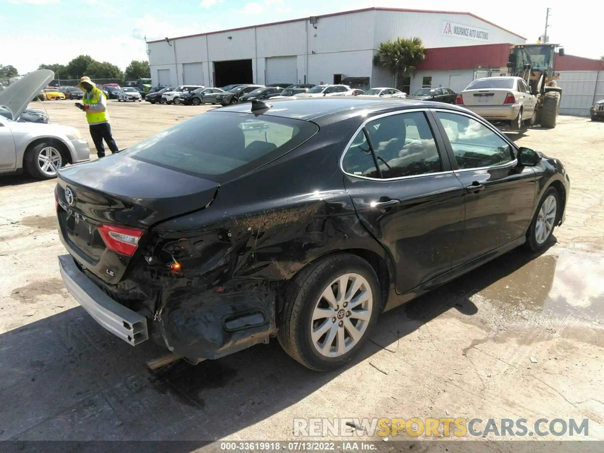 4 Photograph of a damaged car 4T1C11AK2LU929129 TOYOTA CAMRY 2020