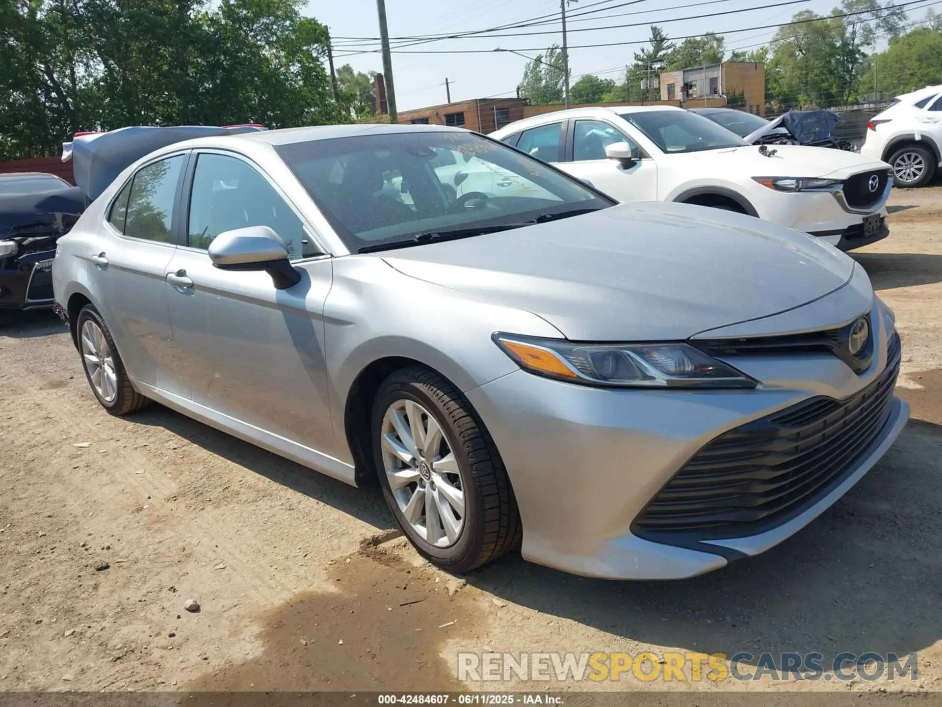 1 Photograph of a damaged car 4T1C11AK2LU931396 TOYOTA CAMRY 2020