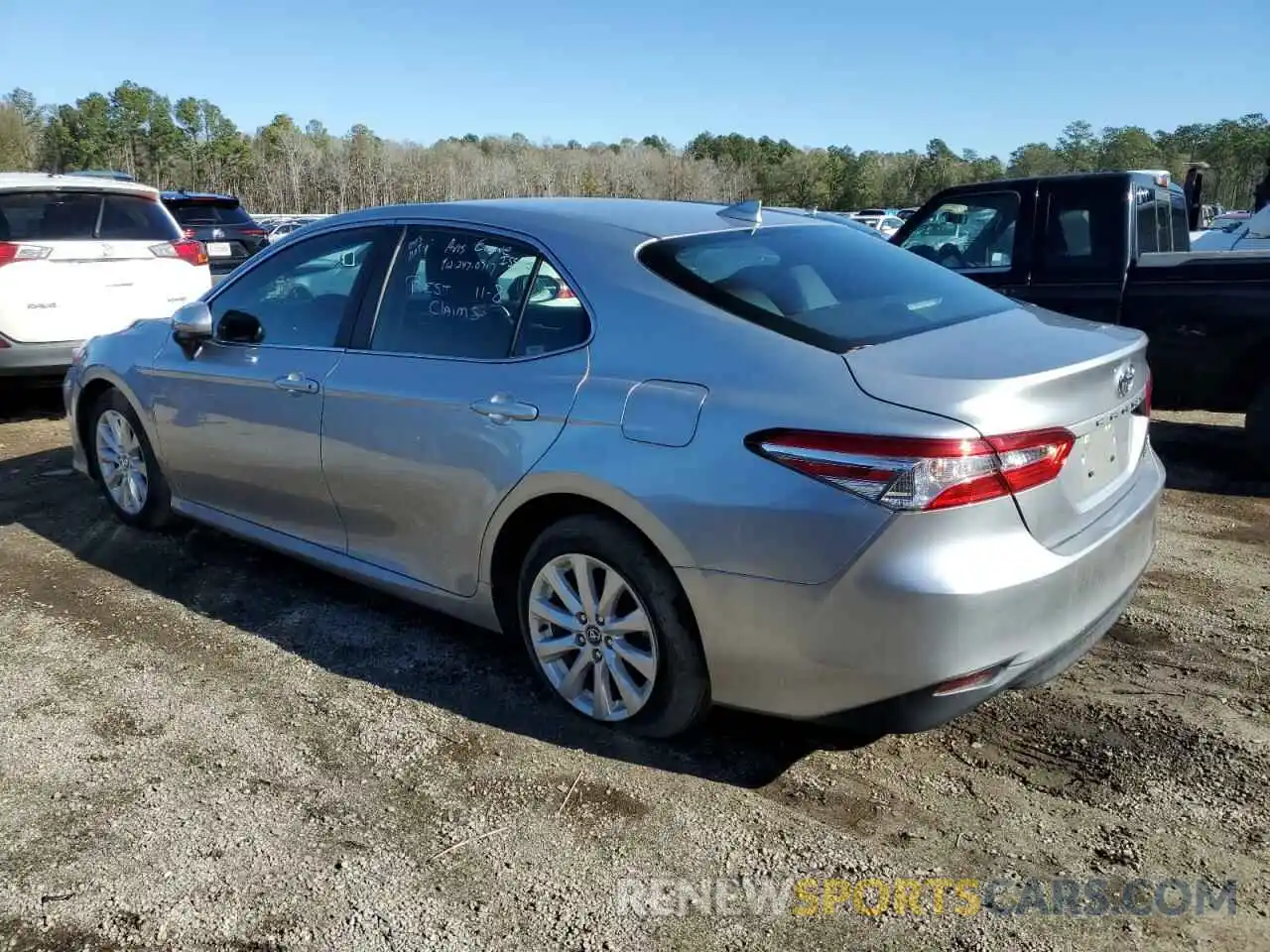 2 Photograph of a damaged car 4T1C11AK2LU933567 TOYOTA CAMRY 2020