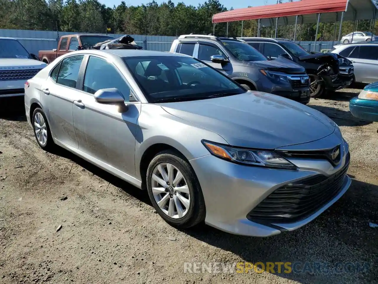 4 Photograph of a damaged car 4T1C11AK2LU933567 TOYOTA CAMRY 2020