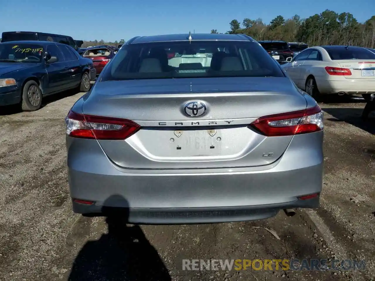 6 Photograph of a damaged car 4T1C11AK2LU933567 TOYOTA CAMRY 2020