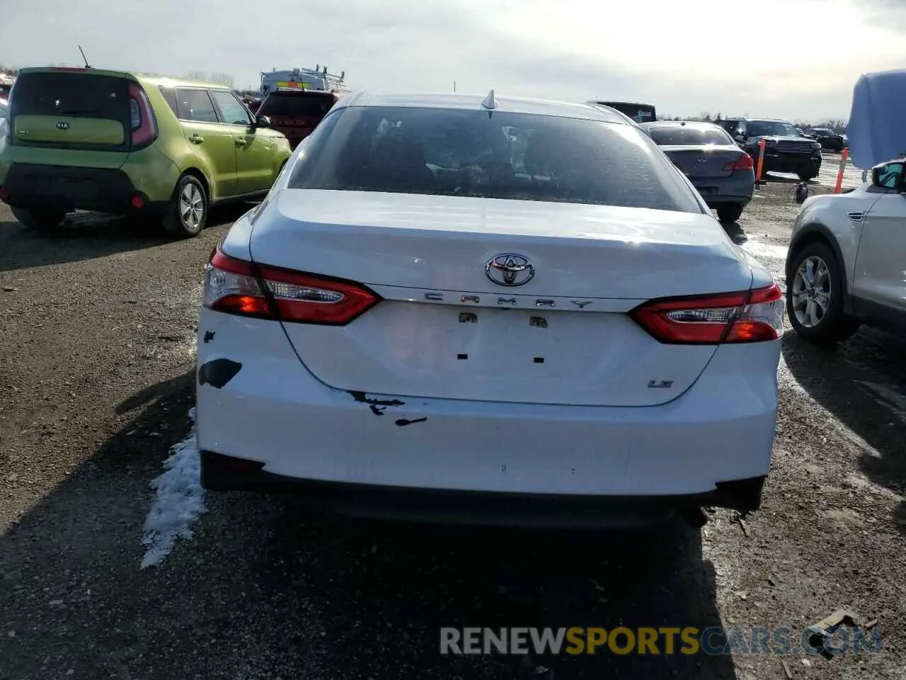 6 Photograph of a damaged car 4T1C11AK2LU952832 TOYOTA CAMRY 2020