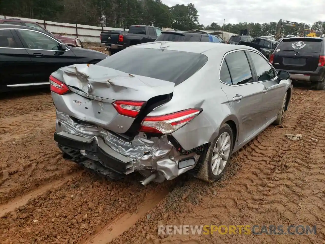 4 Photograph of a damaged car 4T1C11AK2LU957593 TOYOTA CAMRY 2020