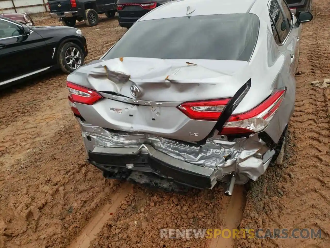 9 Photograph of a damaged car 4T1C11AK2LU957593 TOYOTA CAMRY 2020