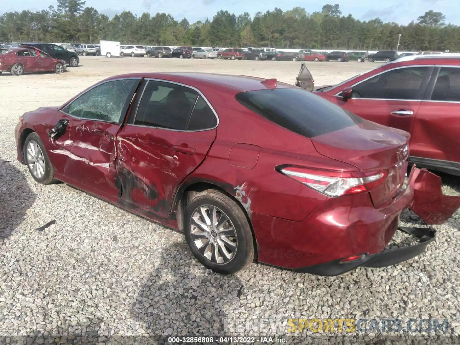 3 Photograph of a damaged car 4T1C11AK2LU961899 TOYOTA CAMRY 2020