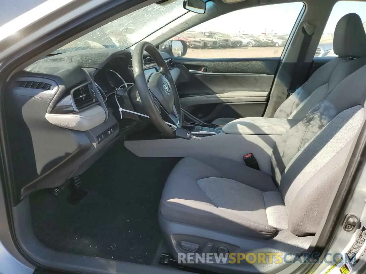 7 Photograph of a damaged car 4T1C11AK2LU972806 TOYOTA CAMRY 2020