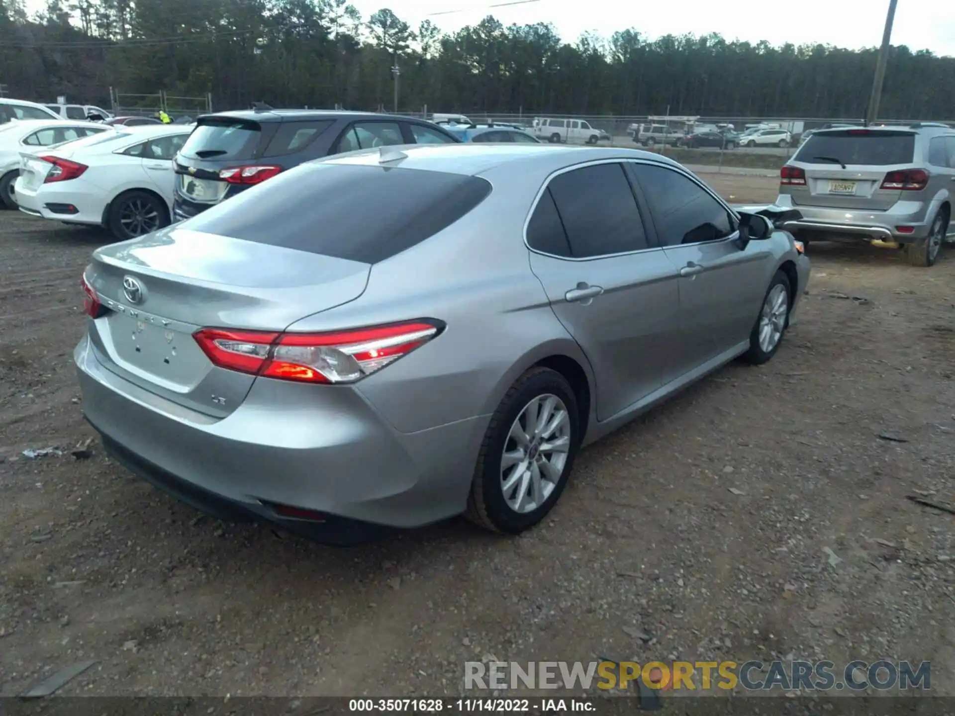 4 Photograph of a damaged car 4T1C11AK2LU979982 TOYOTA CAMRY 2020