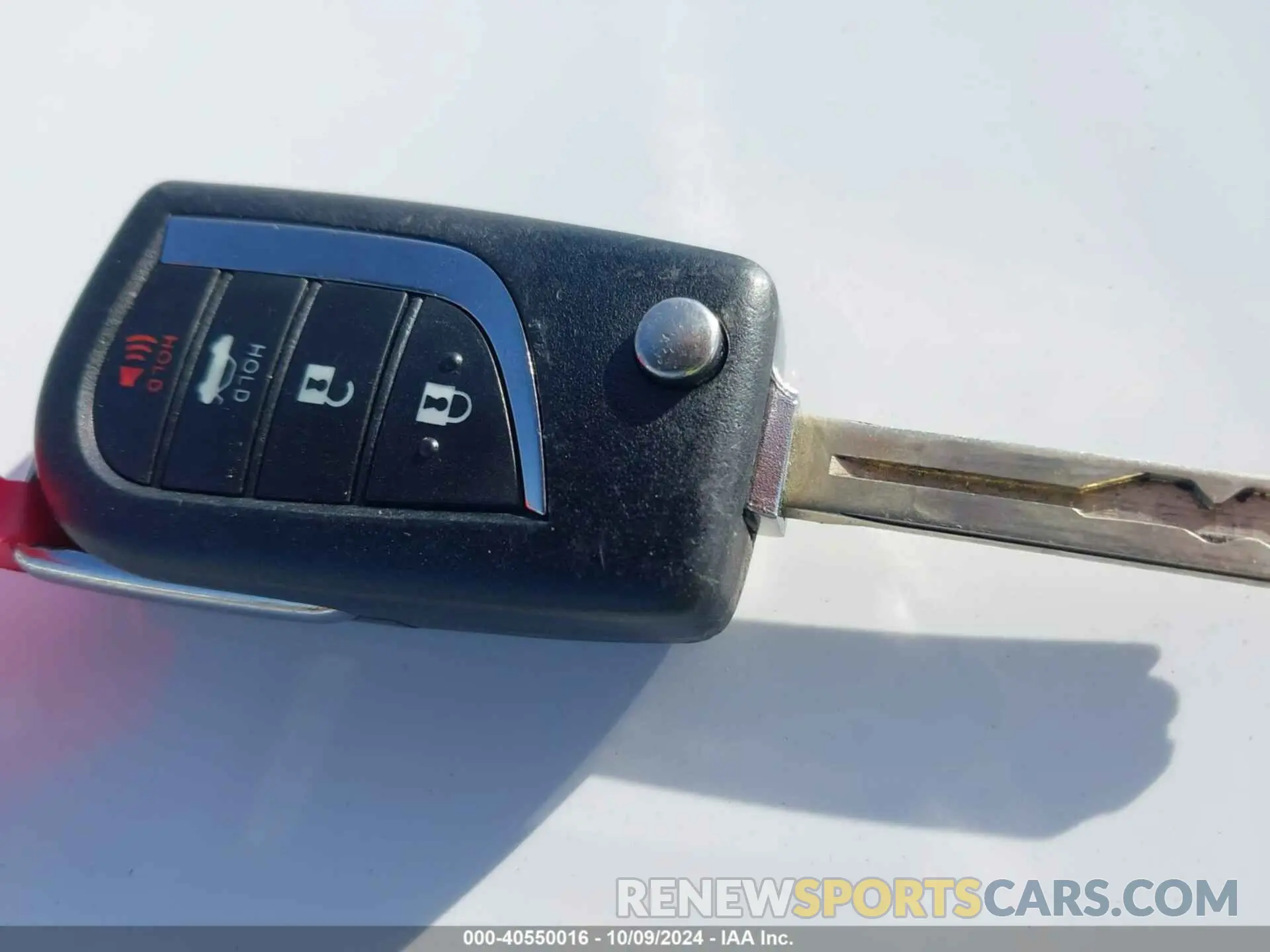 11 Photograph of a damaged car 4T1C11AK2LU984597 TOYOTA CAMRY 2020