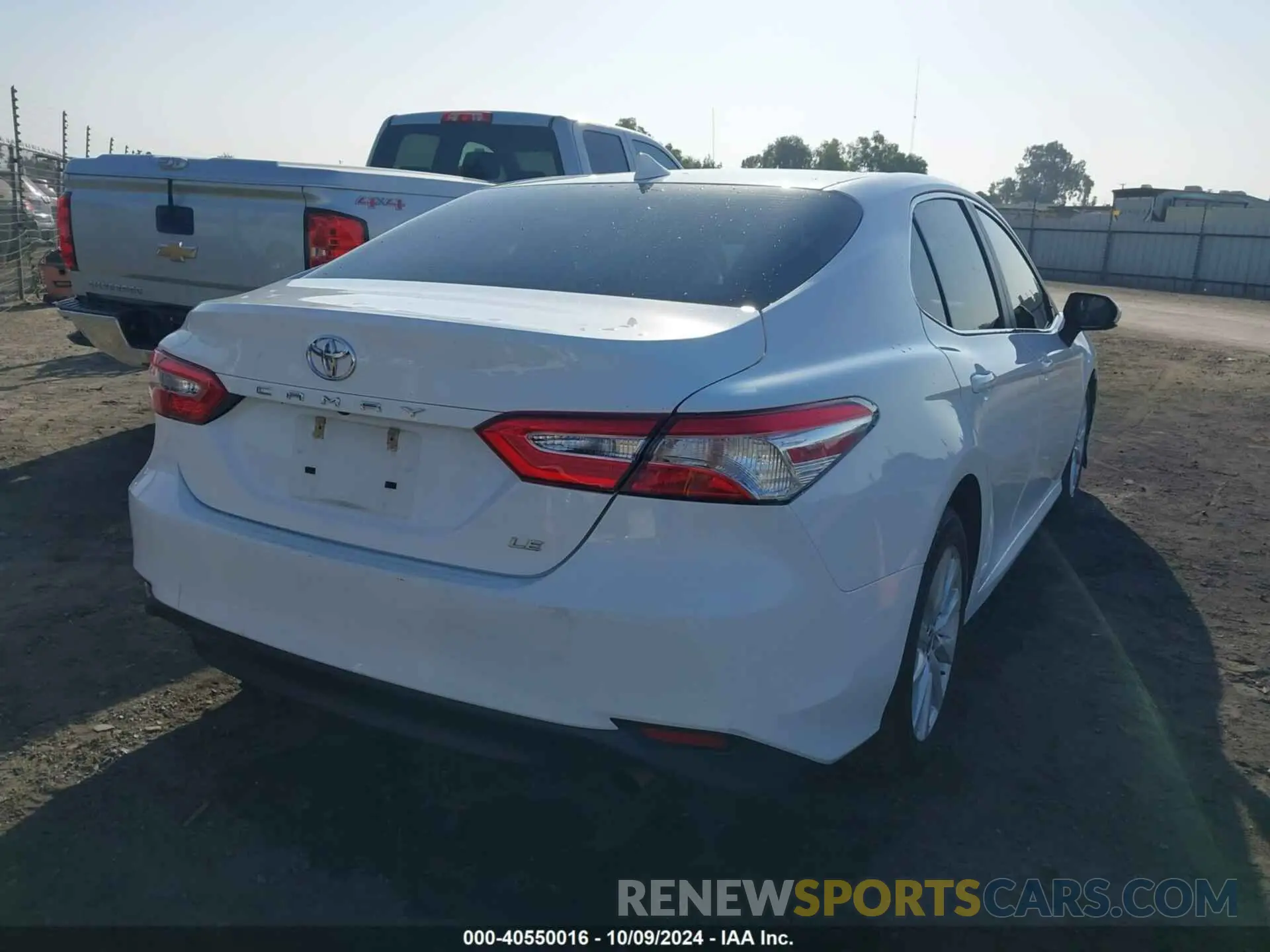 4 Photograph of a damaged car 4T1C11AK2LU984597 TOYOTA CAMRY 2020
