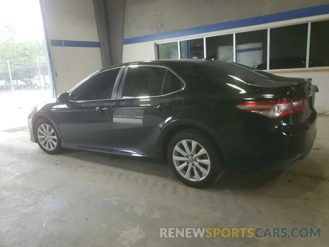 2 Photograph of a damaged car 4T1C11AK2LU987452 TOYOTA CAMRY 2020