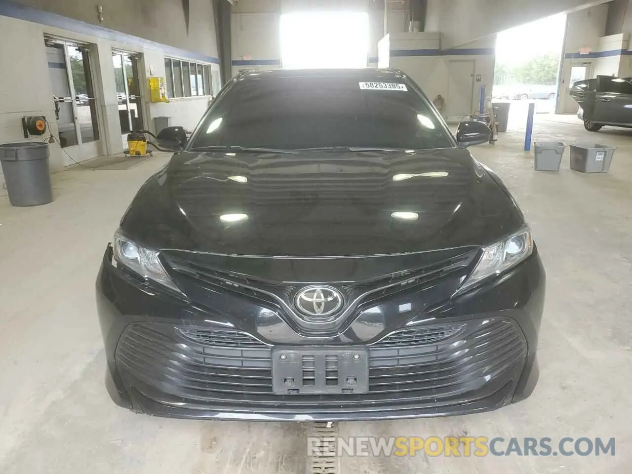 5 Photograph of a damaged car 4T1C11AK2LU987452 TOYOTA CAMRY 2020