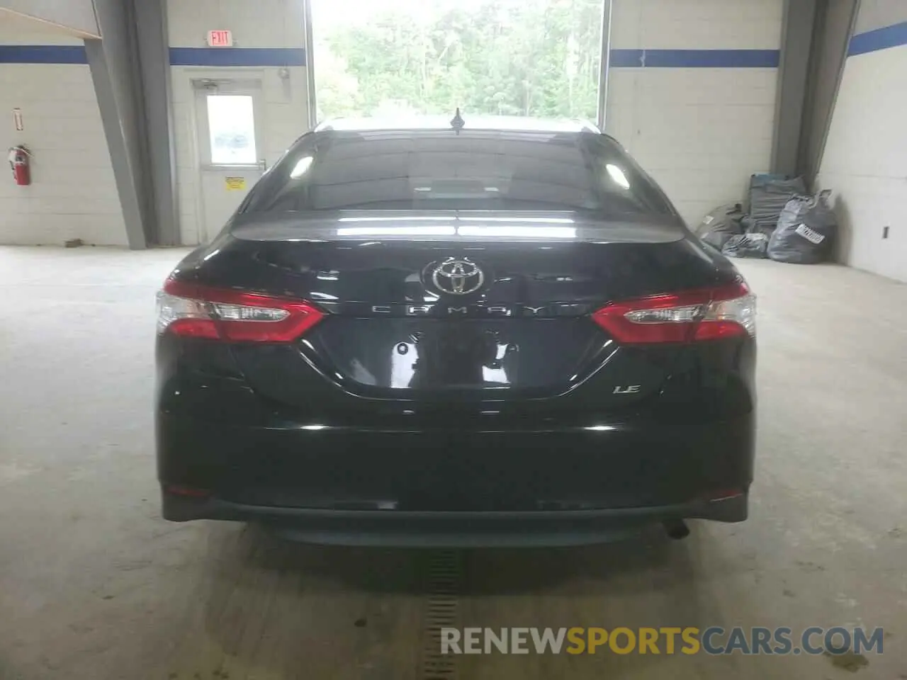 6 Photograph of a damaged car 4T1C11AK2LU987452 TOYOTA CAMRY 2020