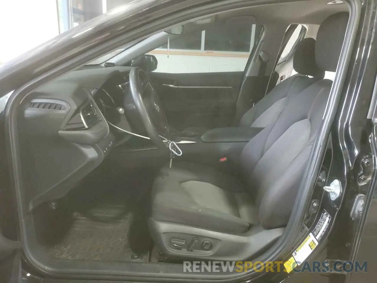 7 Photograph of a damaged car 4T1C11AK2LU987452 TOYOTA CAMRY 2020
