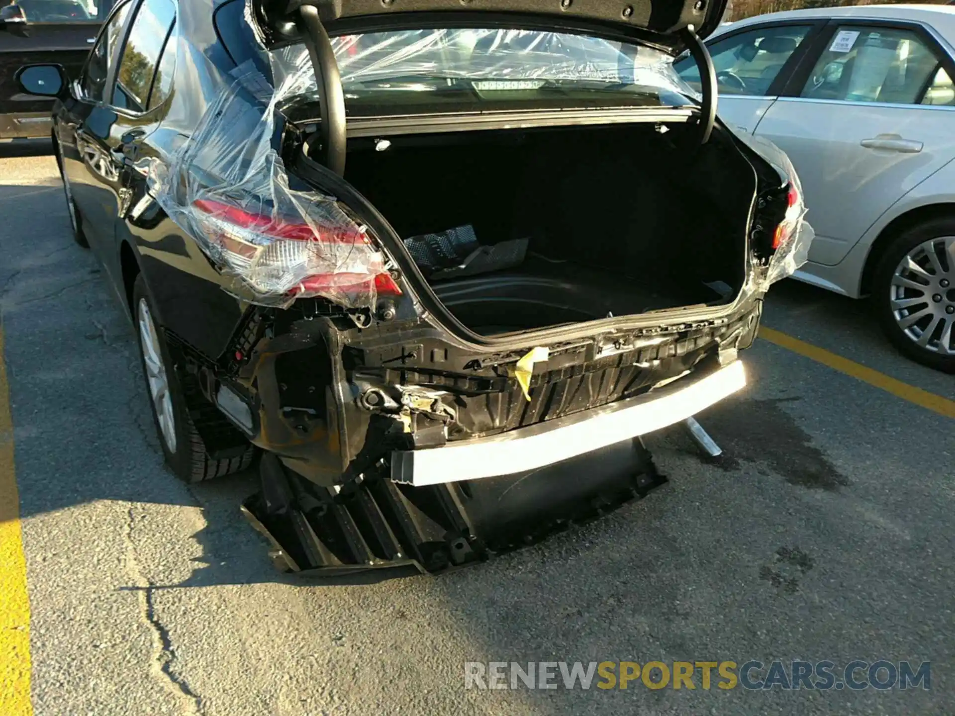 14 Photograph of a damaged car 4T1C11AK2LU987869 TOYOTA CAMRY 2020