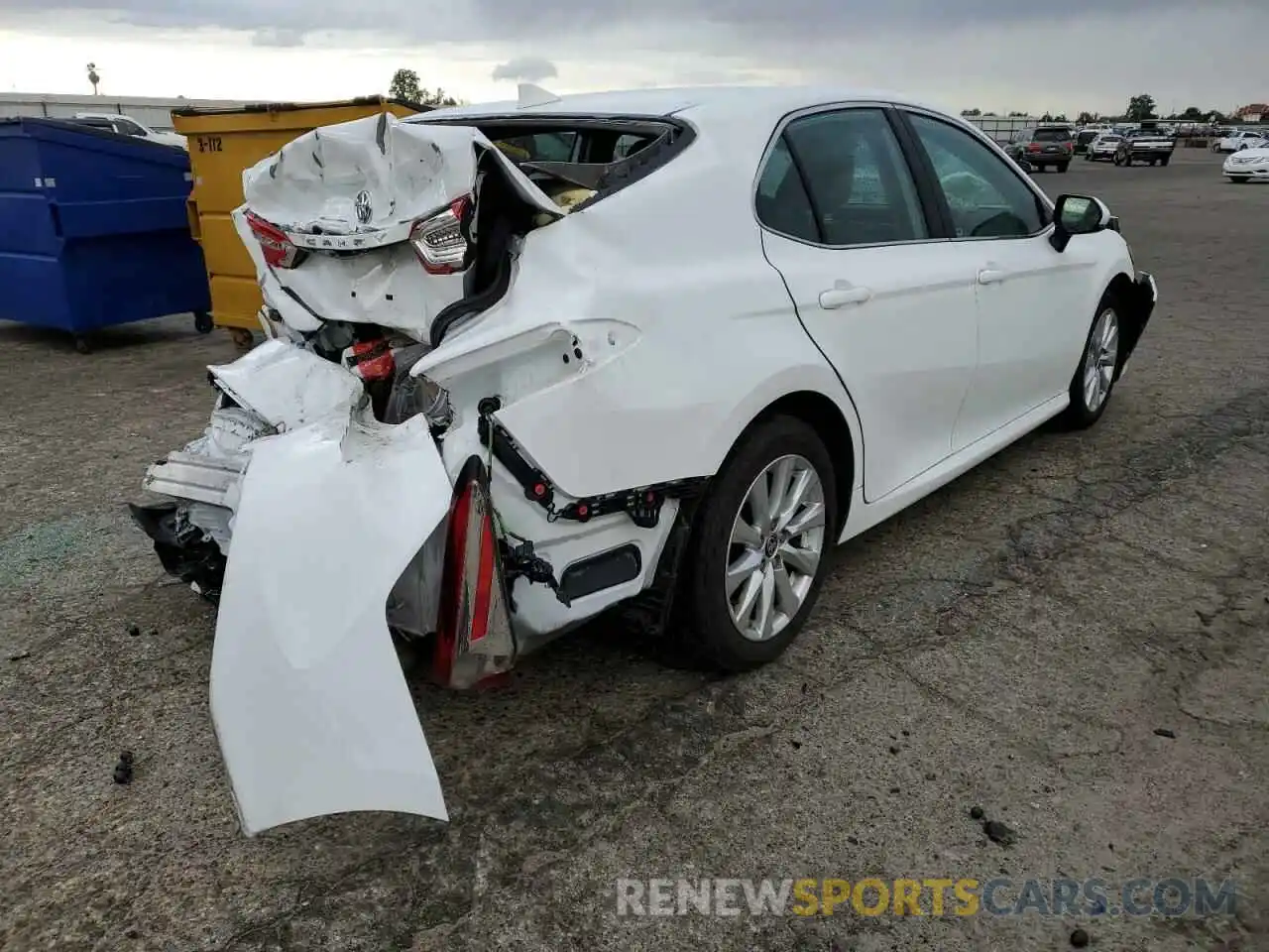 4 Photograph of a damaged car 4T1C11AK2LU994854 TOYOTA CAMRY 2020