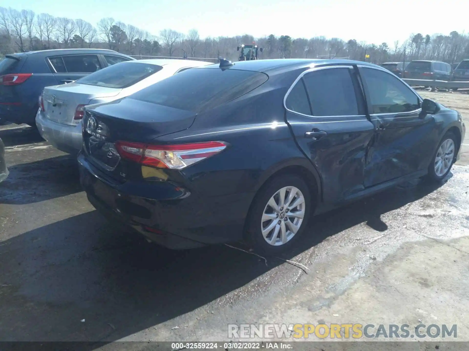 4 Photograph of a damaged car 4T1C11AK2LU998046 TOYOTA CAMRY 2020