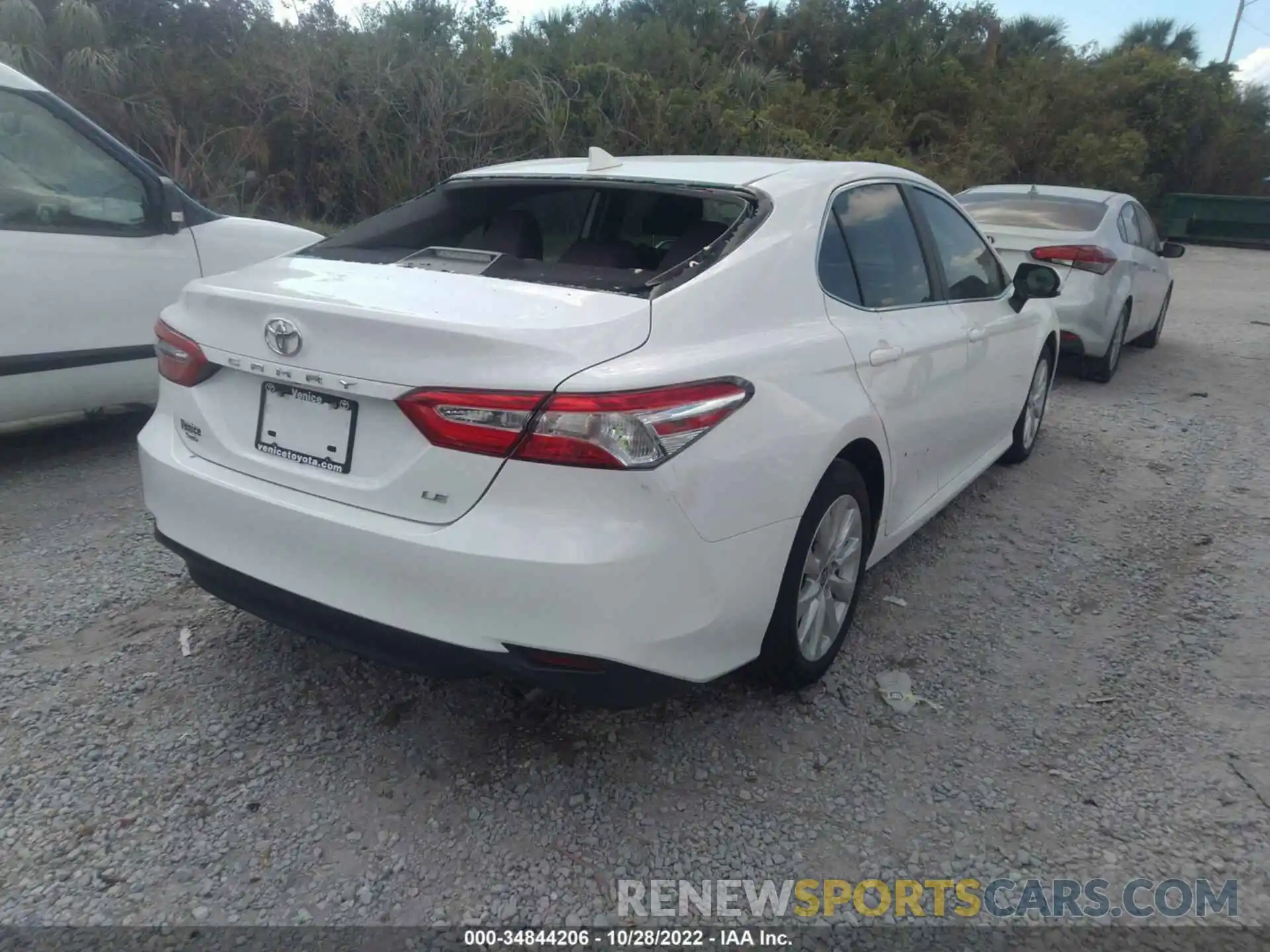 4 Photograph of a damaged car 4T1C11AK2LU998337 TOYOTA CAMRY 2020