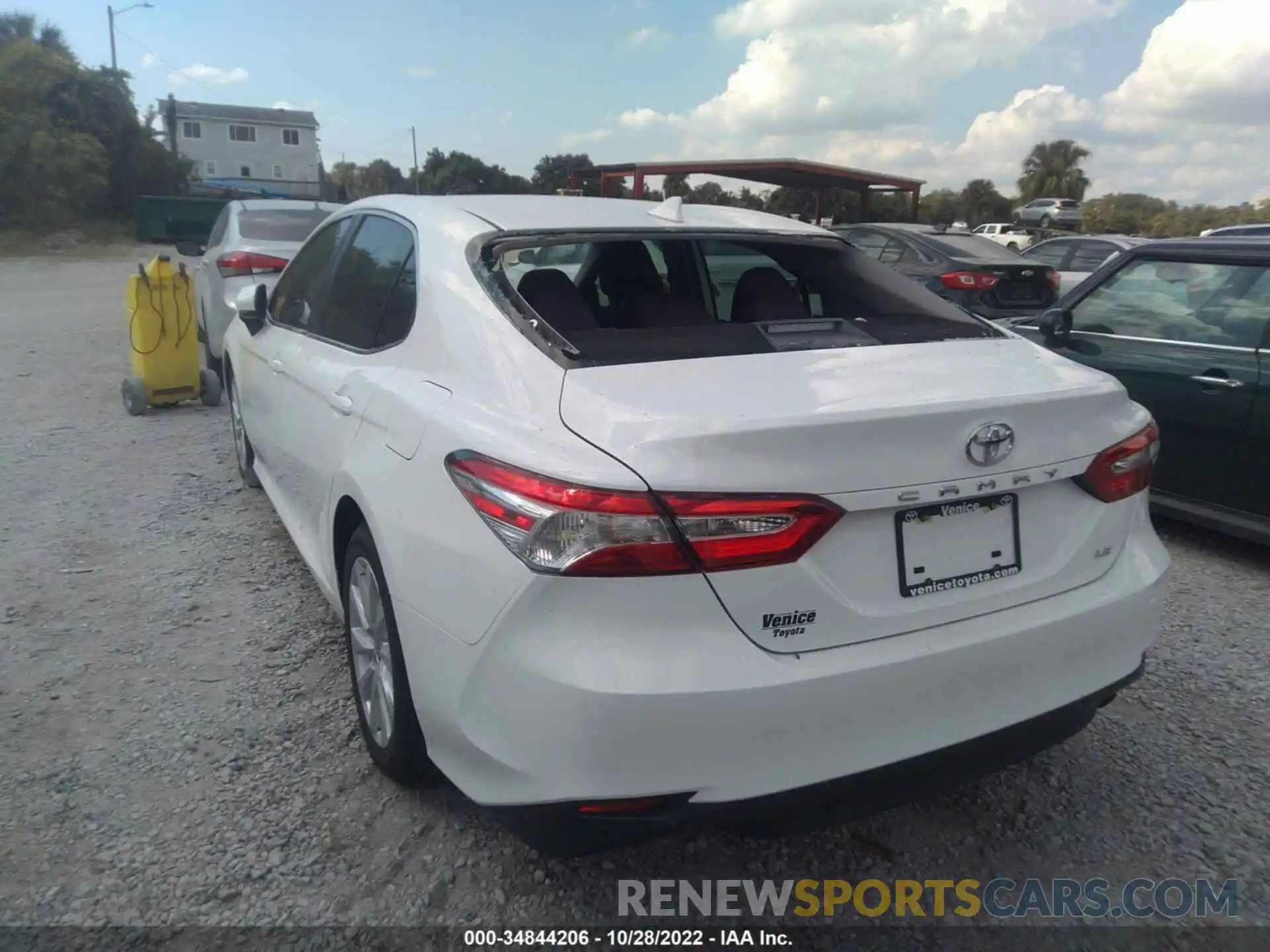 6 Photograph of a damaged car 4T1C11AK2LU998337 TOYOTA CAMRY 2020