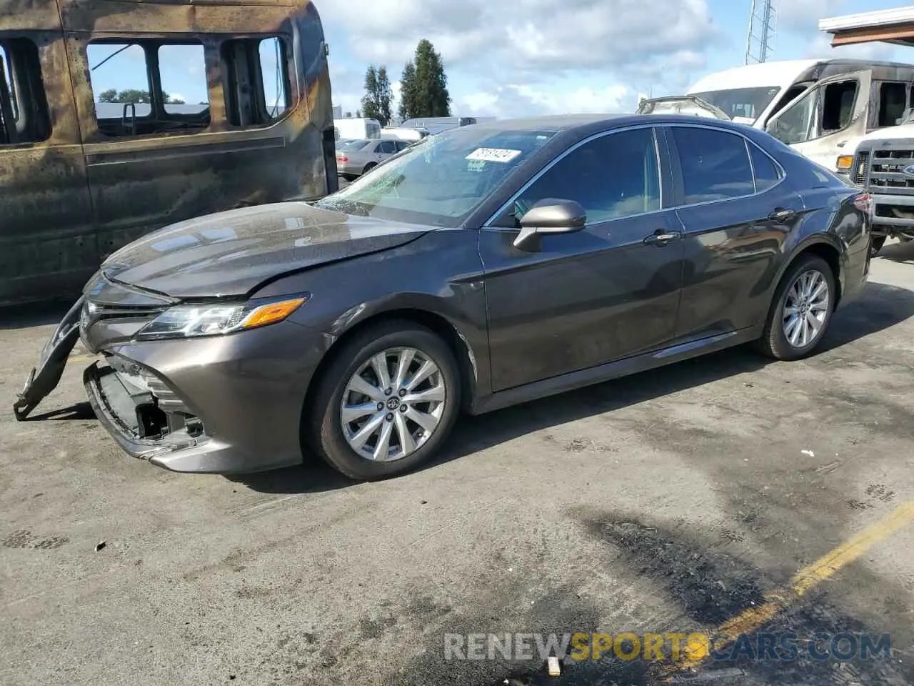 1 Photograph of a damaged car 4T1C11AK3LU317067 TOYOTA CAMRY 2020