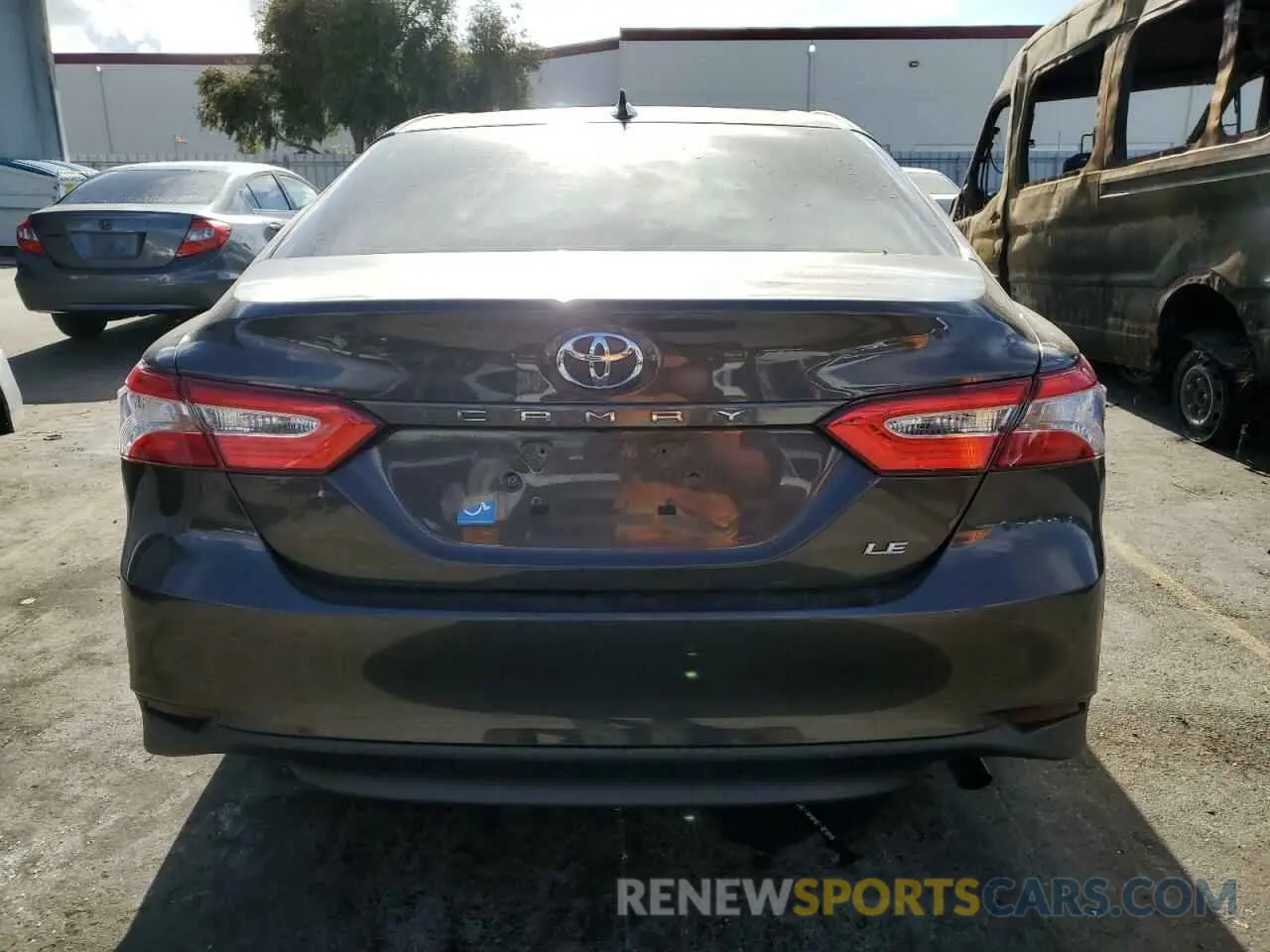 6 Photograph of a damaged car 4T1C11AK3LU317067 TOYOTA CAMRY 2020