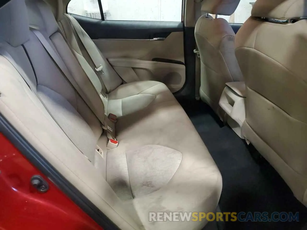 10 Photograph of a damaged car 4T1C11AK3LU323225 TOYOTA CAMRY 2020