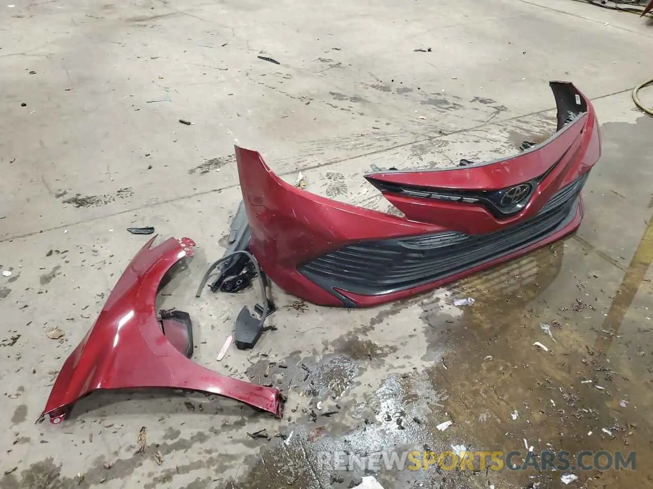 12 Photograph of a damaged car 4T1C11AK3LU323225 TOYOTA CAMRY 2020