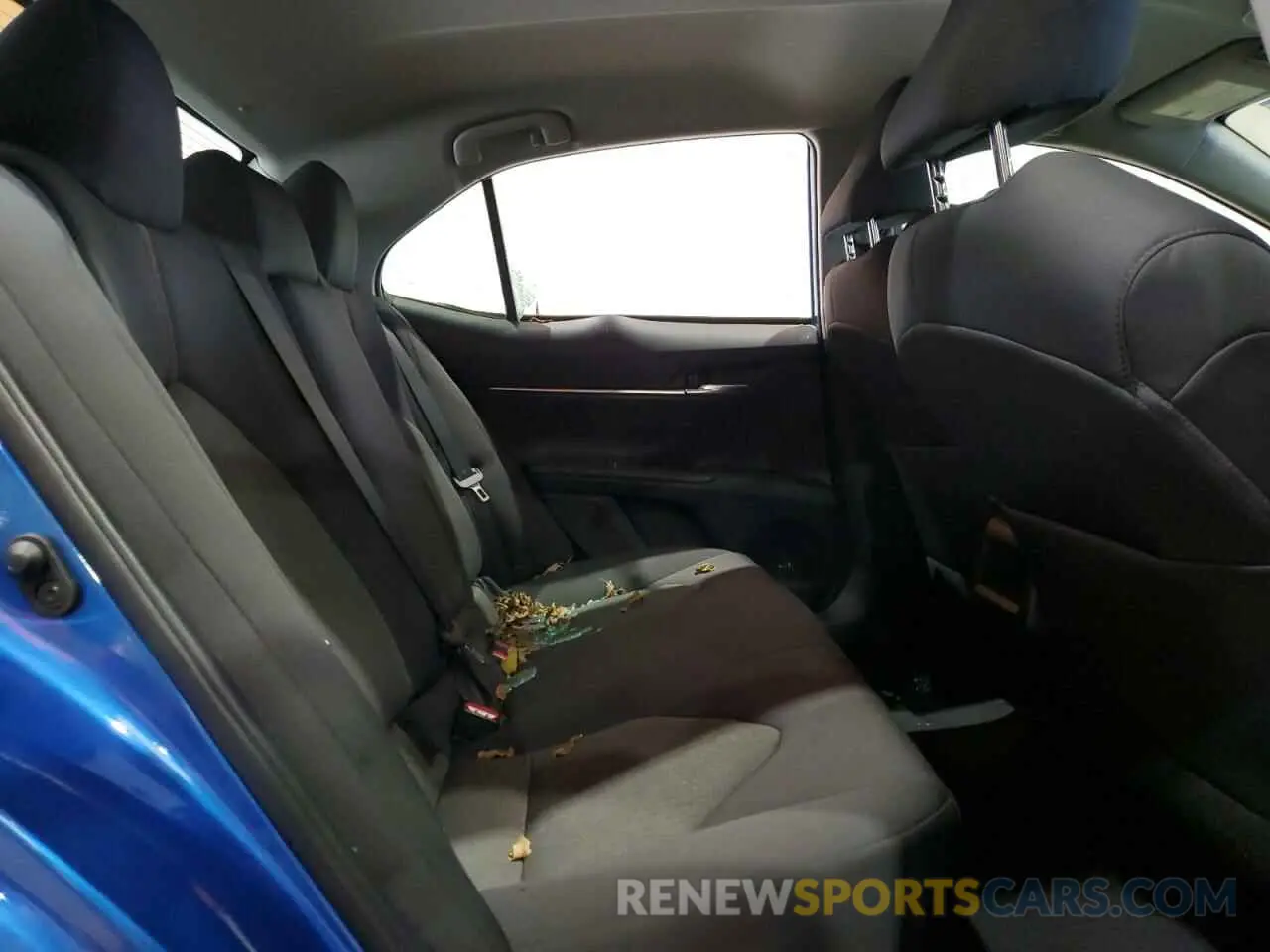 10 Photograph of a damaged car 4T1C11AK3LU329042 TOYOTA CAMRY 2020