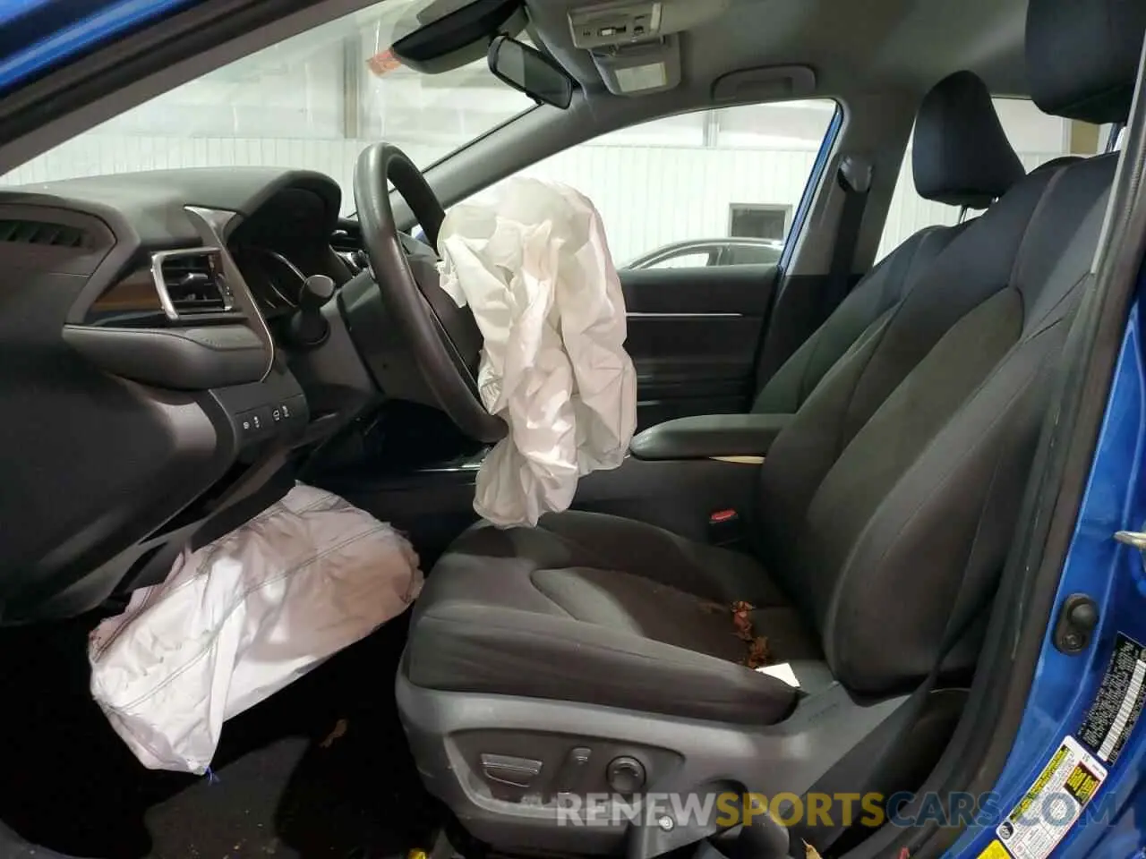 7 Photograph of a damaged car 4T1C11AK3LU329042 TOYOTA CAMRY 2020