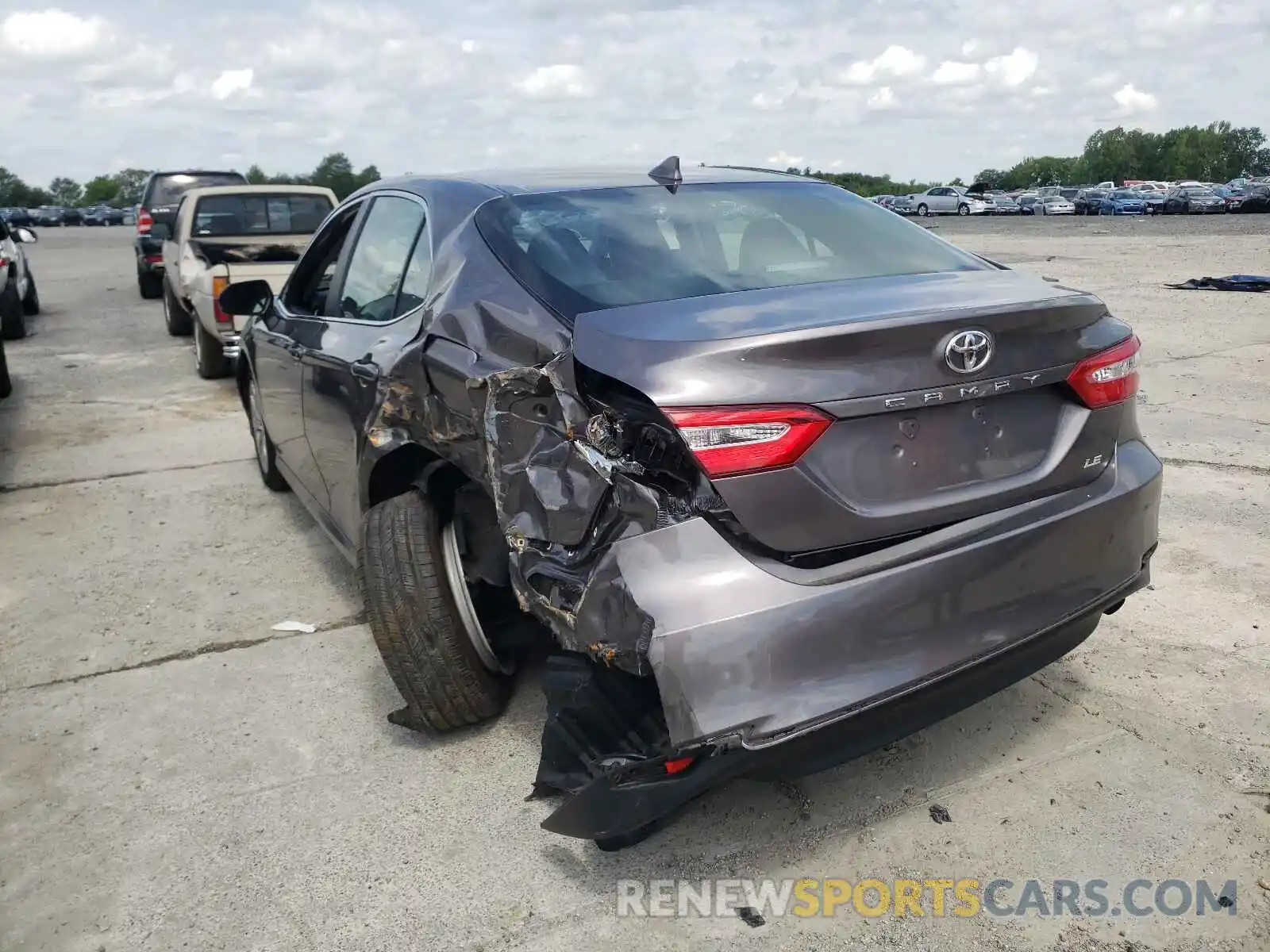 3 Photograph of a damaged car 4T1C11AK3LU335312 TOYOTA CAMRY 2020