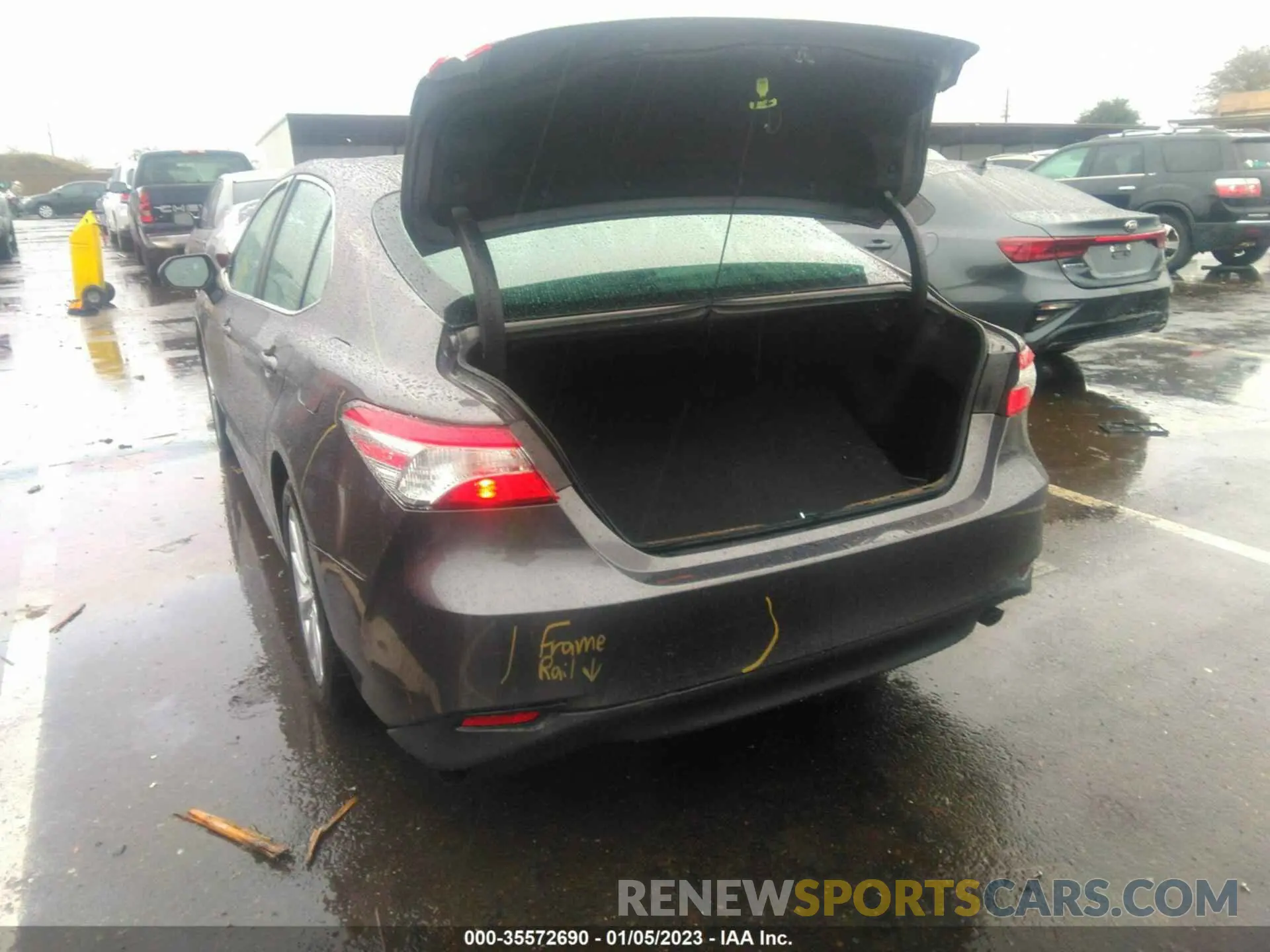 6 Photograph of a damaged car 4T1C11AK3LU344186 TOYOTA CAMRY 2020
