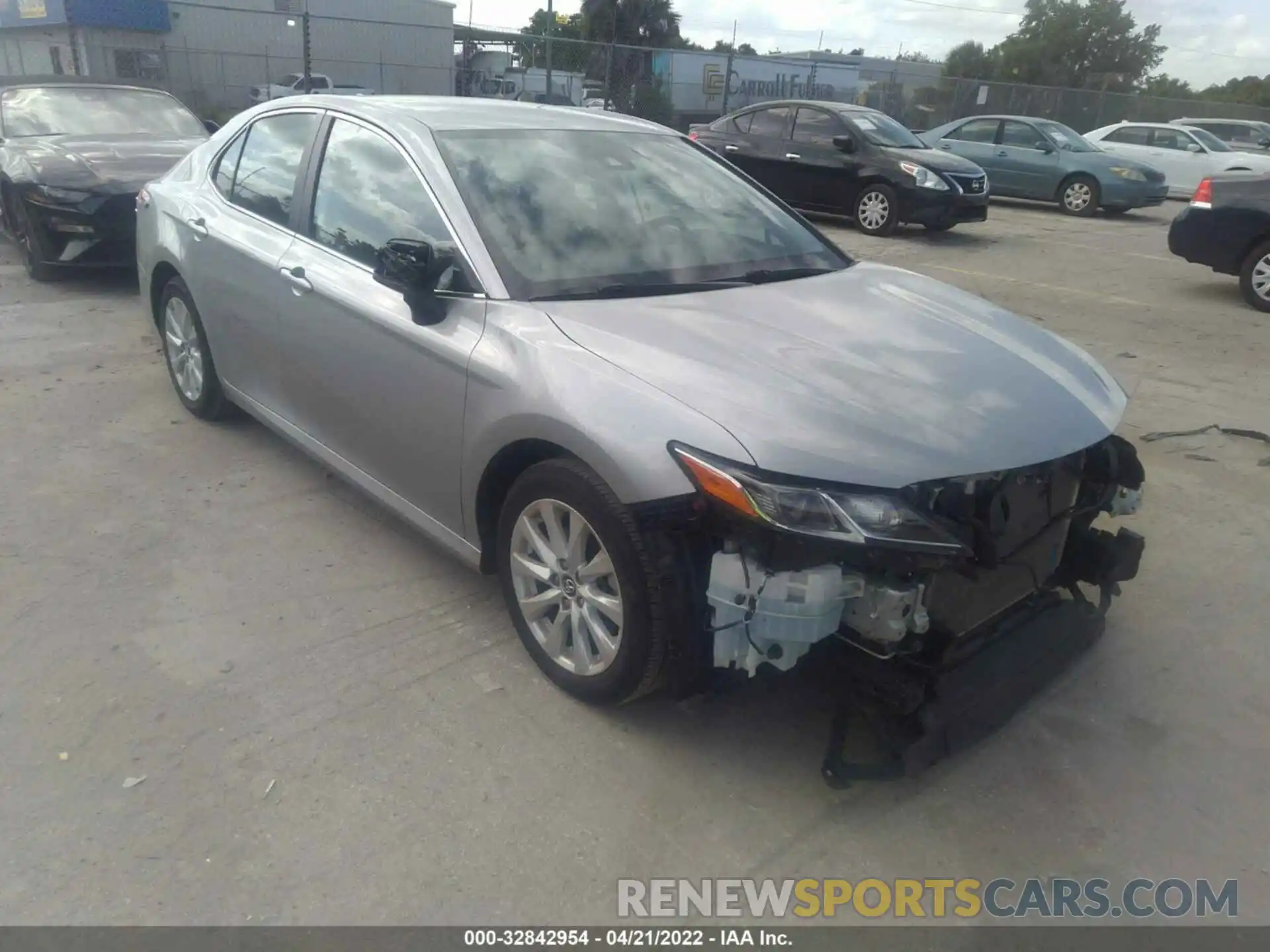 1 Photograph of a damaged car 4T1C11AK3LU347010 TOYOTA CAMRY 2020