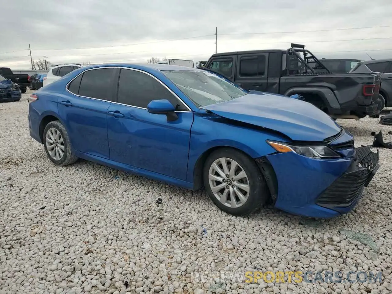 4 Photograph of a damaged car 4T1C11AK3LU353440 TOYOTA CAMRY 2020