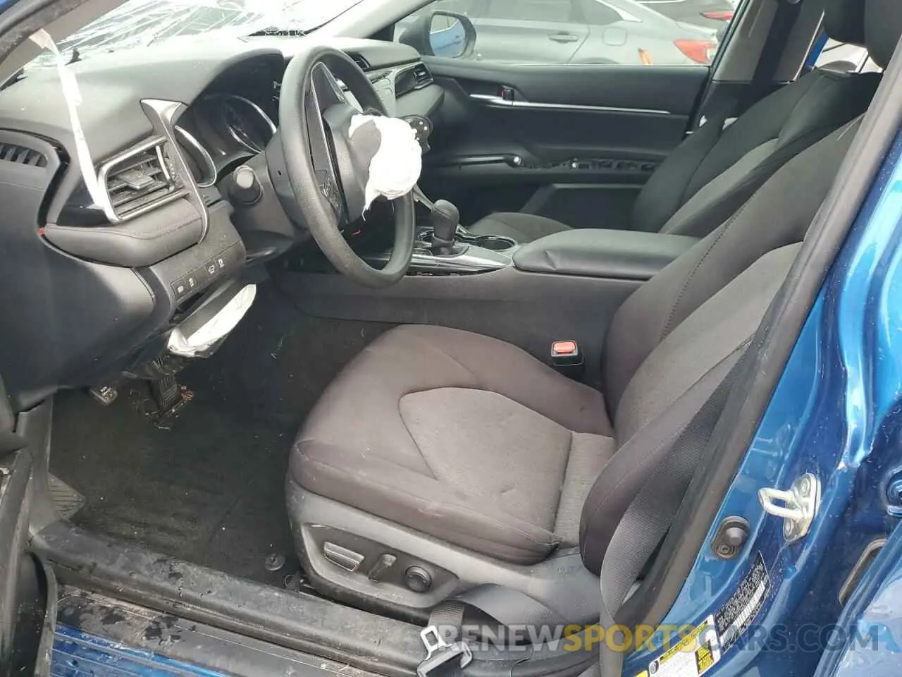 7 Photograph of a damaged car 4T1C11AK3LU353440 TOYOTA CAMRY 2020