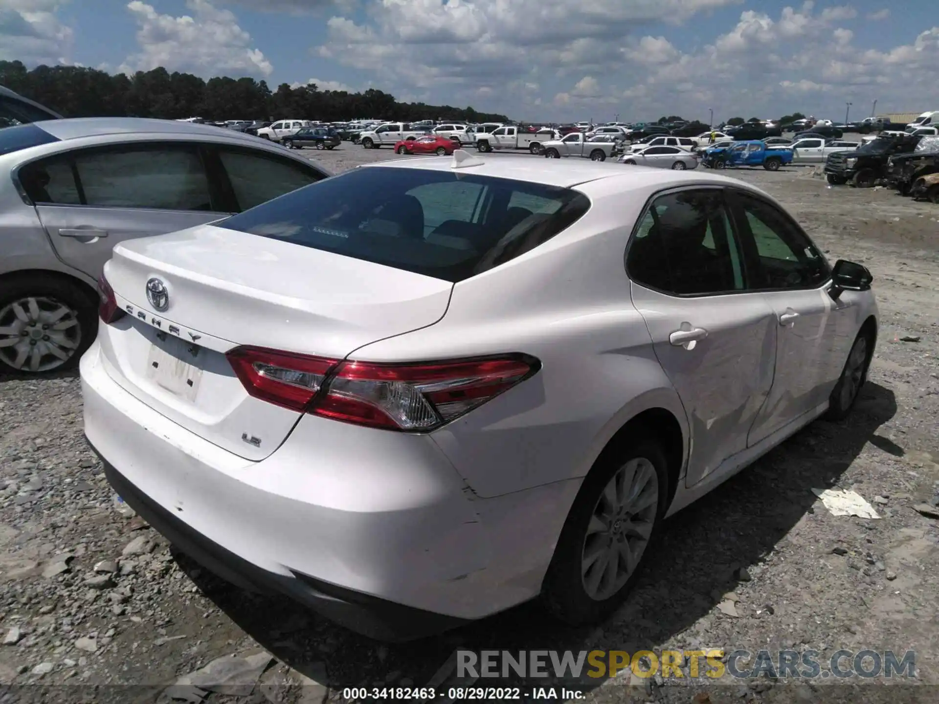 4 Photograph of a damaged car 4T1C11AK3LU360923 TOYOTA CAMRY 2020