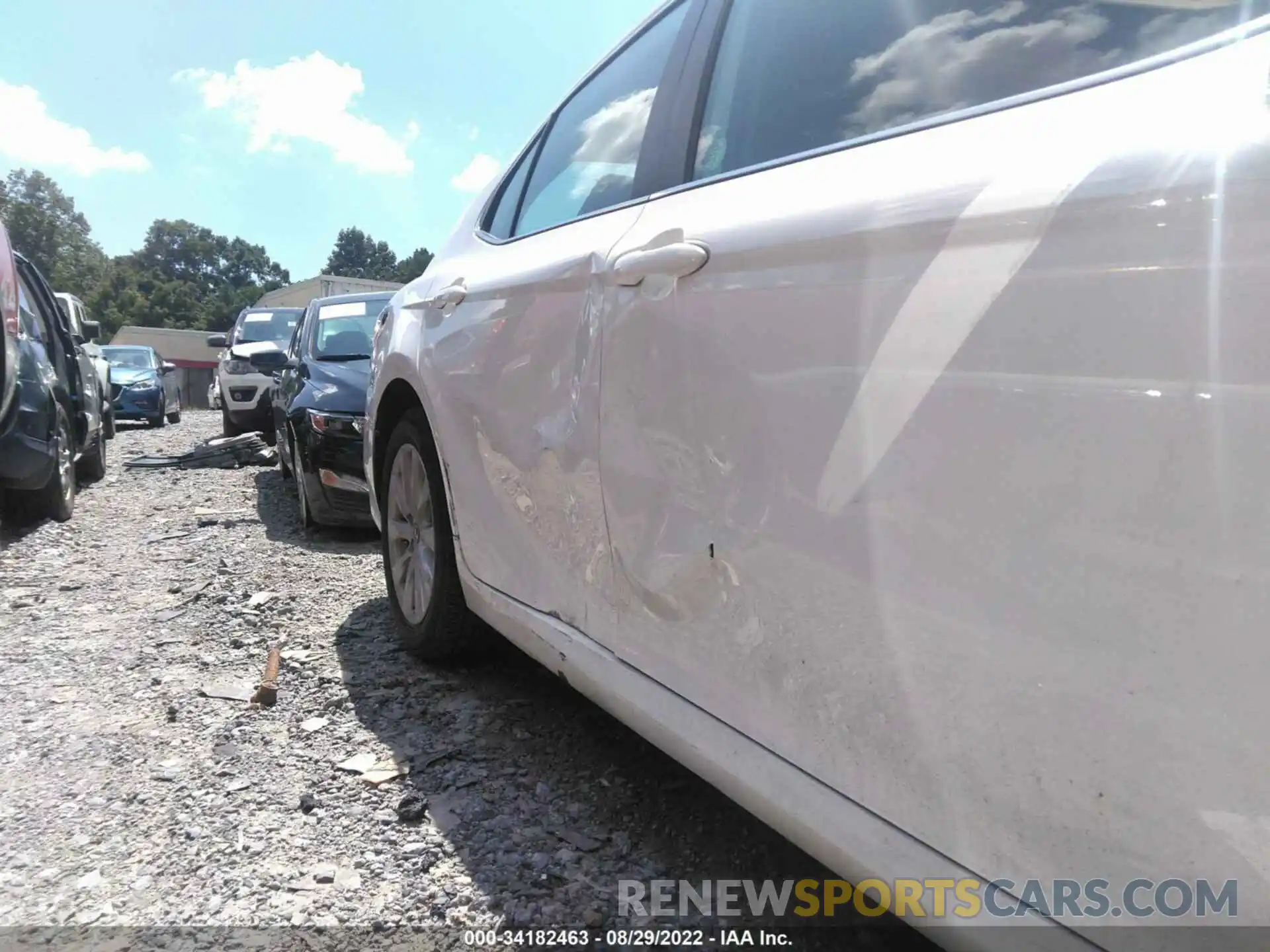 6 Photograph of a damaged car 4T1C11AK3LU360923 TOYOTA CAMRY 2020