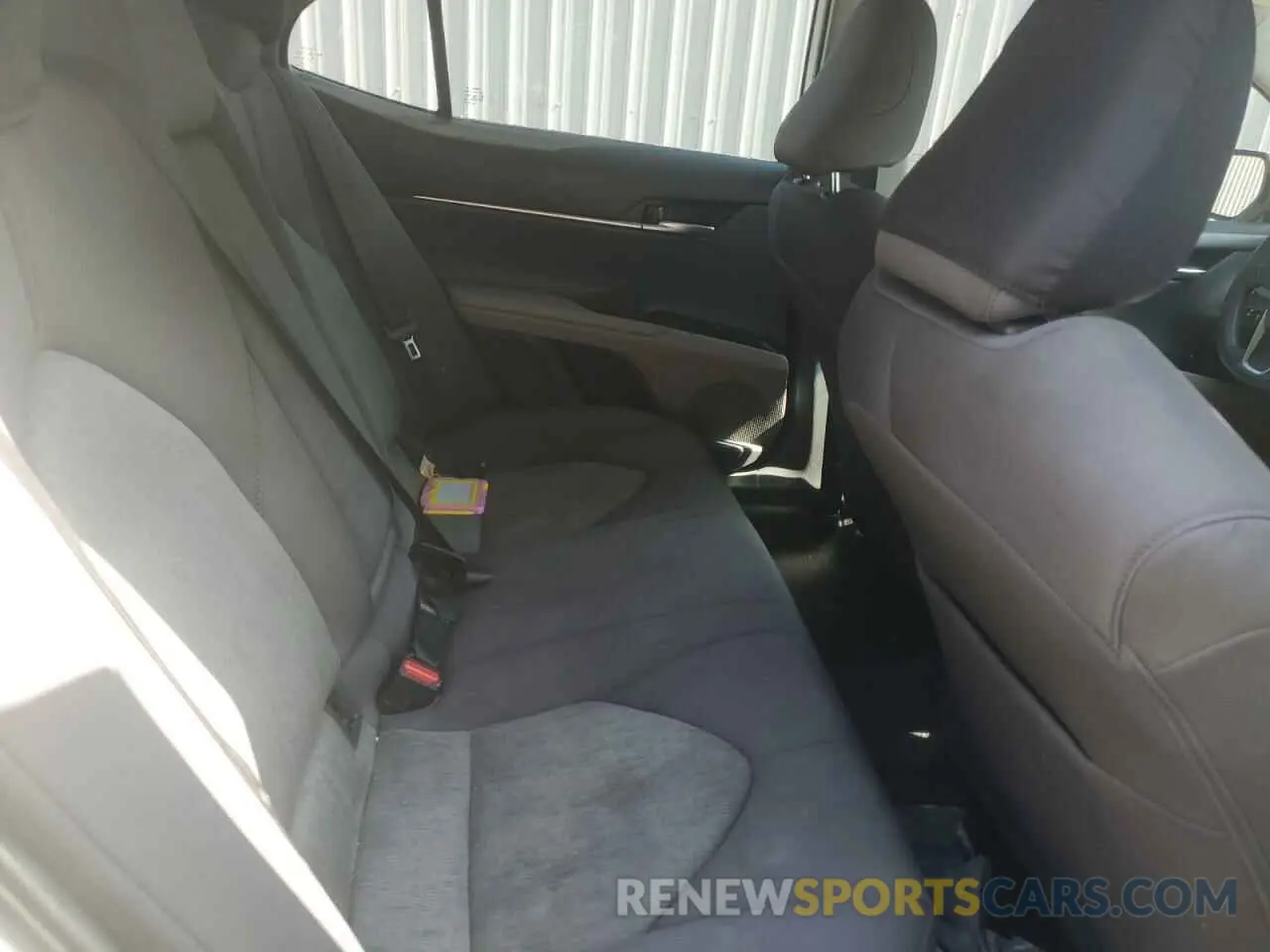 10 Photograph of a damaged car 4T1C11AK3LU362025 TOYOTA CAMRY 2020