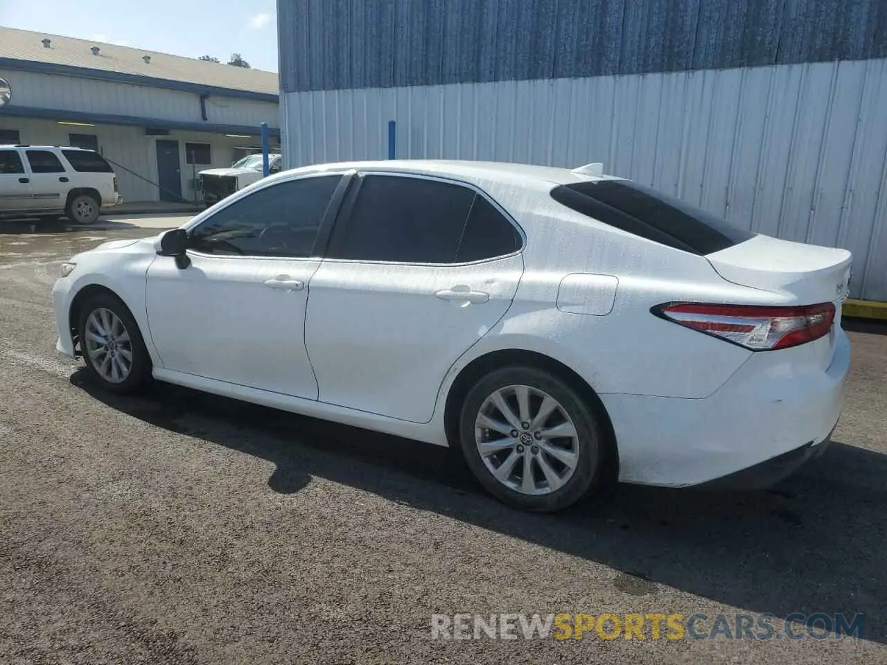 2 Photograph of a damaged car 4T1C11AK3LU362025 TOYOTA CAMRY 2020