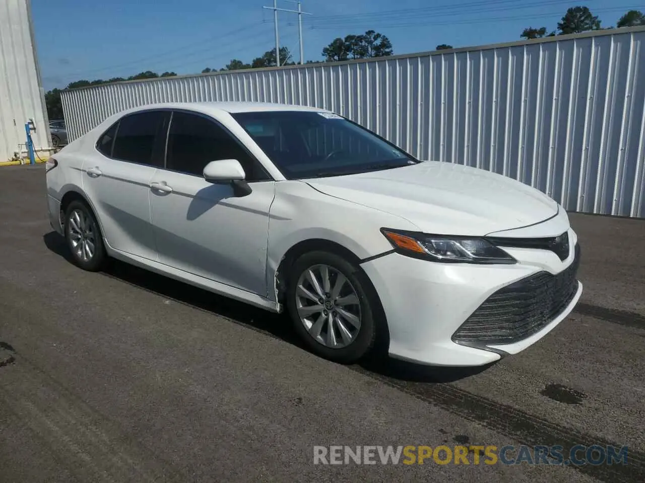4 Photograph of a damaged car 4T1C11AK3LU362025 TOYOTA CAMRY 2020