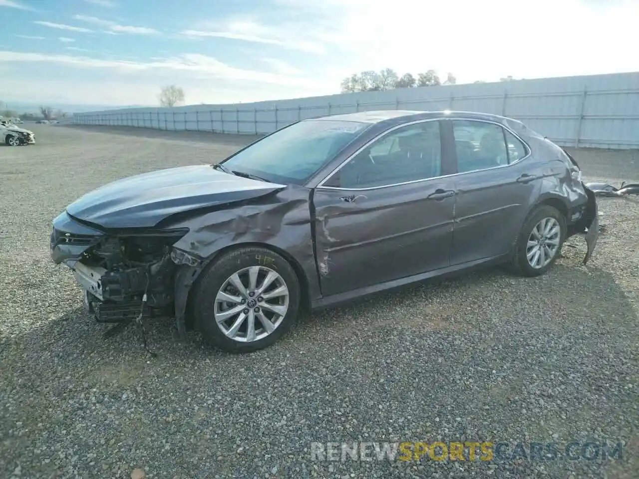 1 Photograph of a damaged car 4T1C11AK3LU363305 TOYOTA CAMRY 2020