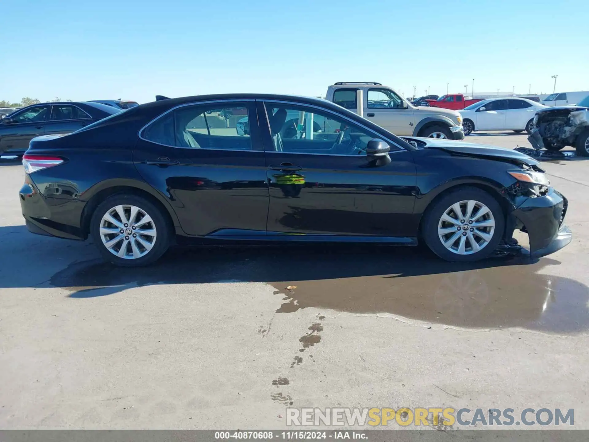 13 Photograph of a damaged car 4T1C11AK3LU364244 TOYOTA CAMRY 2020