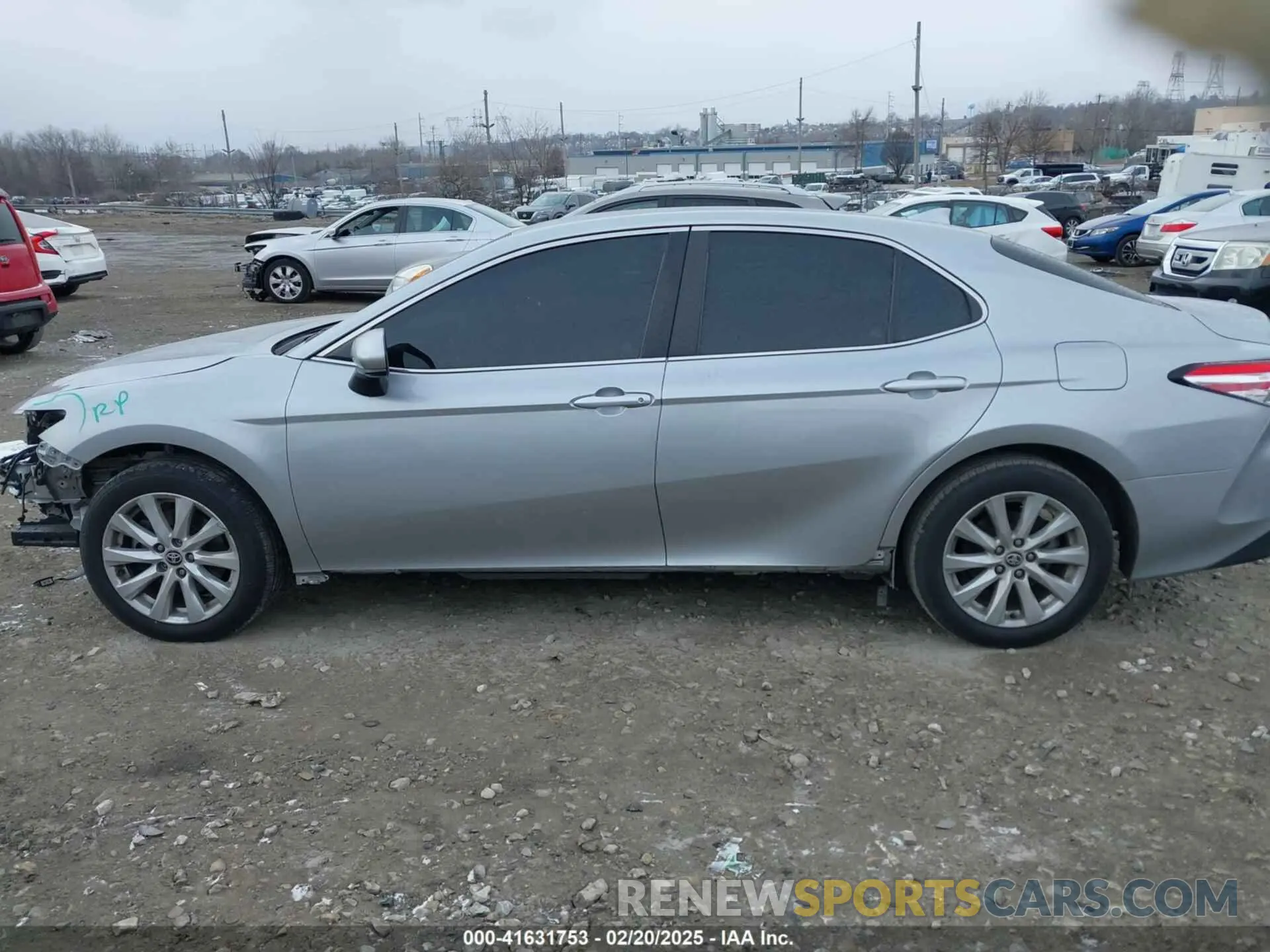 14 Photograph of a damaged car 4T1C11AK3LU366401 TOYOTA CAMRY 2020