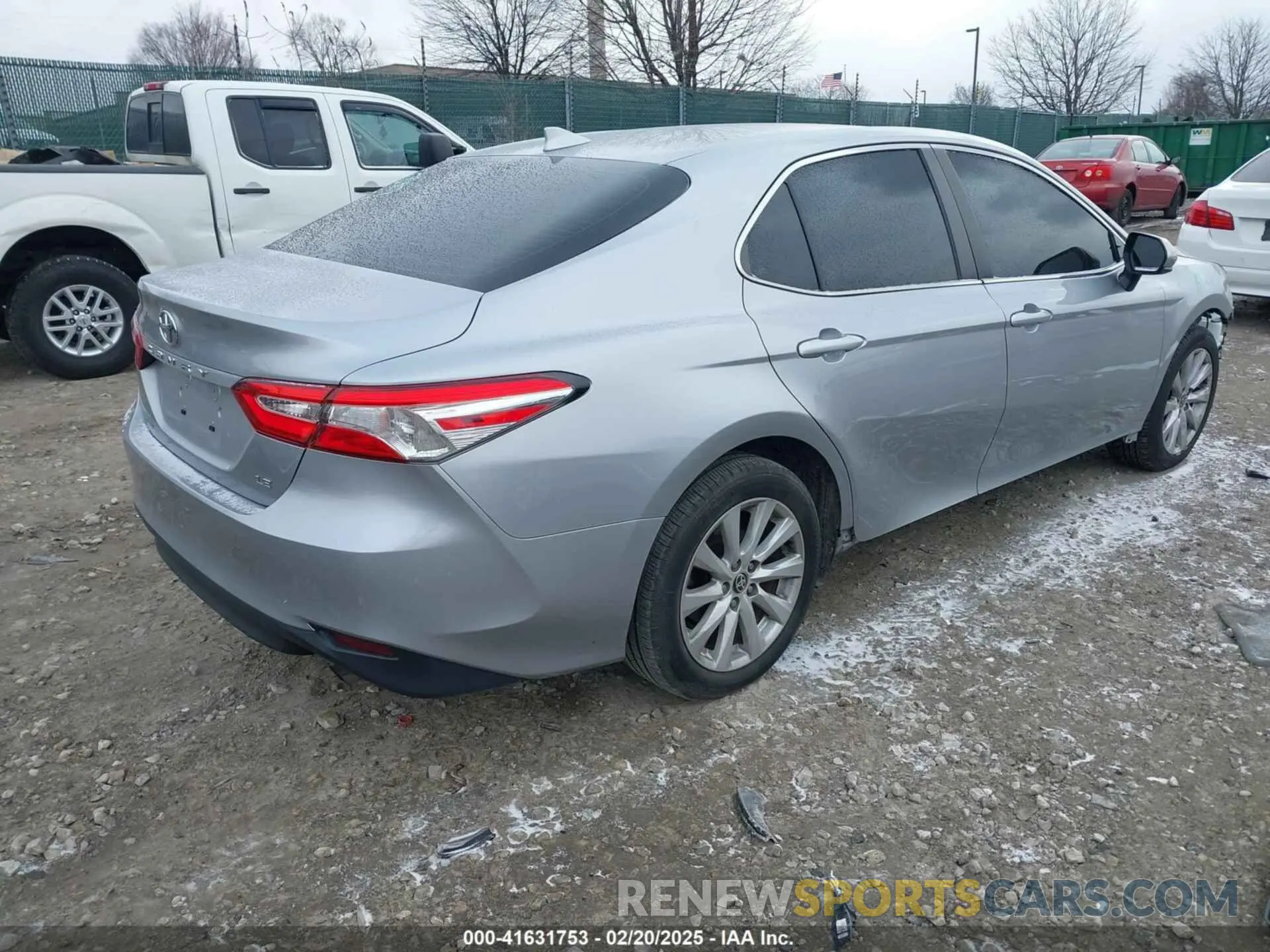 4 Photograph of a damaged car 4T1C11AK3LU366401 TOYOTA CAMRY 2020