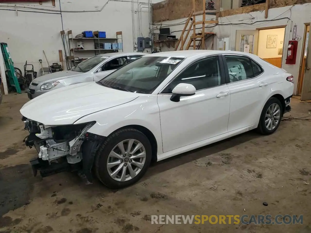 1 Photograph of a damaged car 4T1C11AK3LU368682 TOYOTA CAMRY 2020
