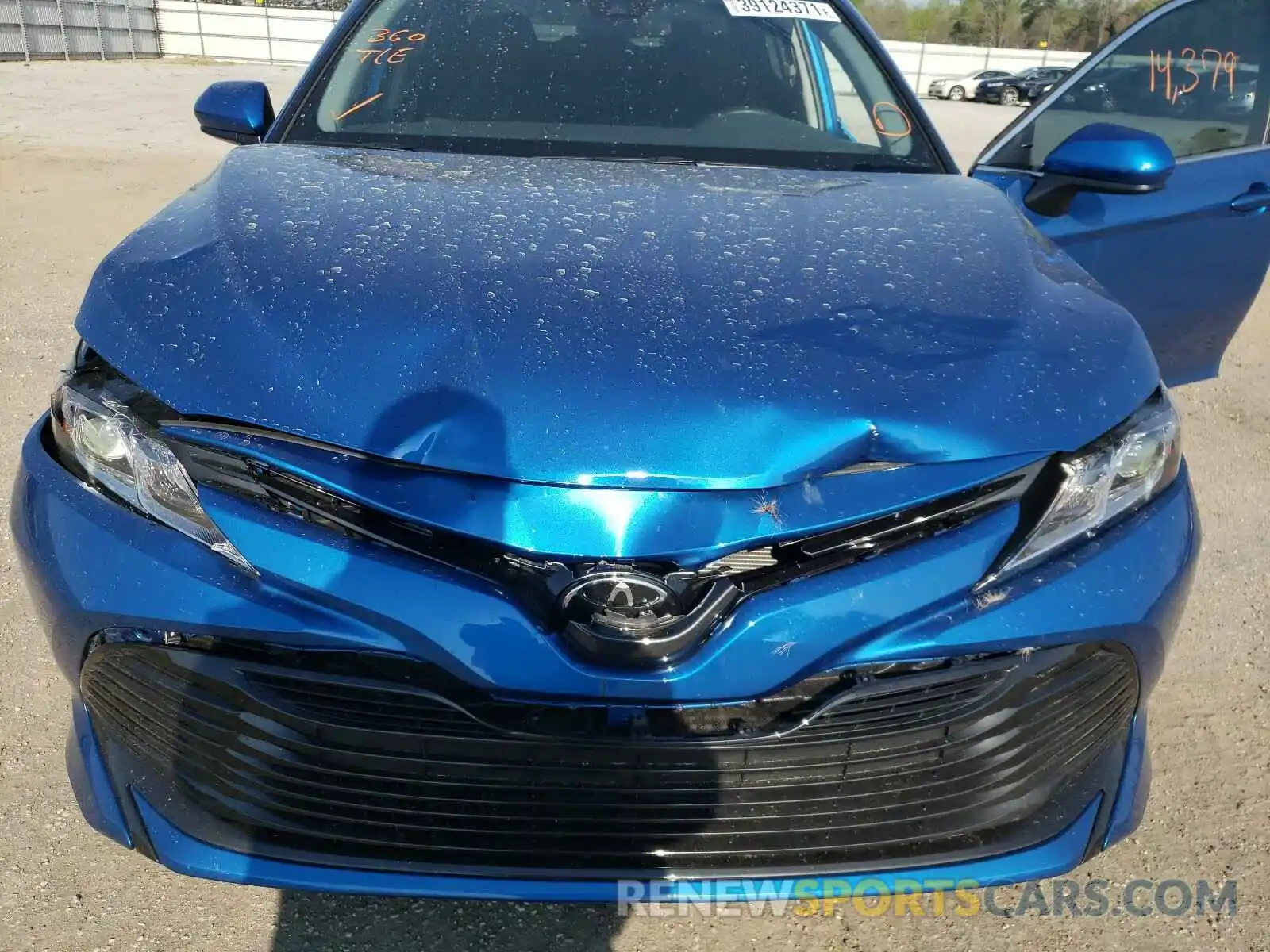 9 Photograph of a damaged car 4T1C11AK3LU389676 TOYOTA CAMRY 2020