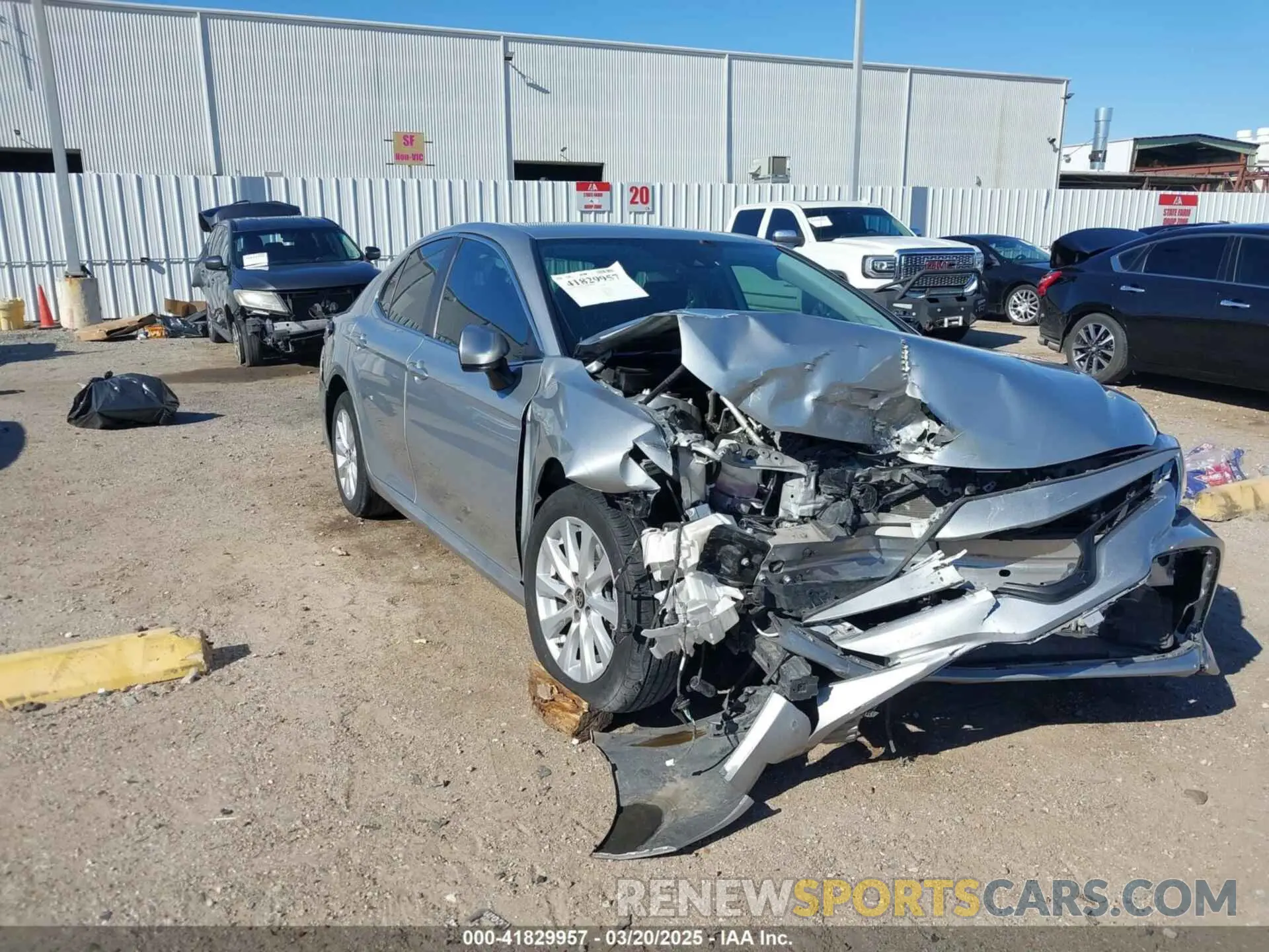 1 Photograph of a damaged car 4T1C11AK3LU397079 TOYOTA CAMRY 2020