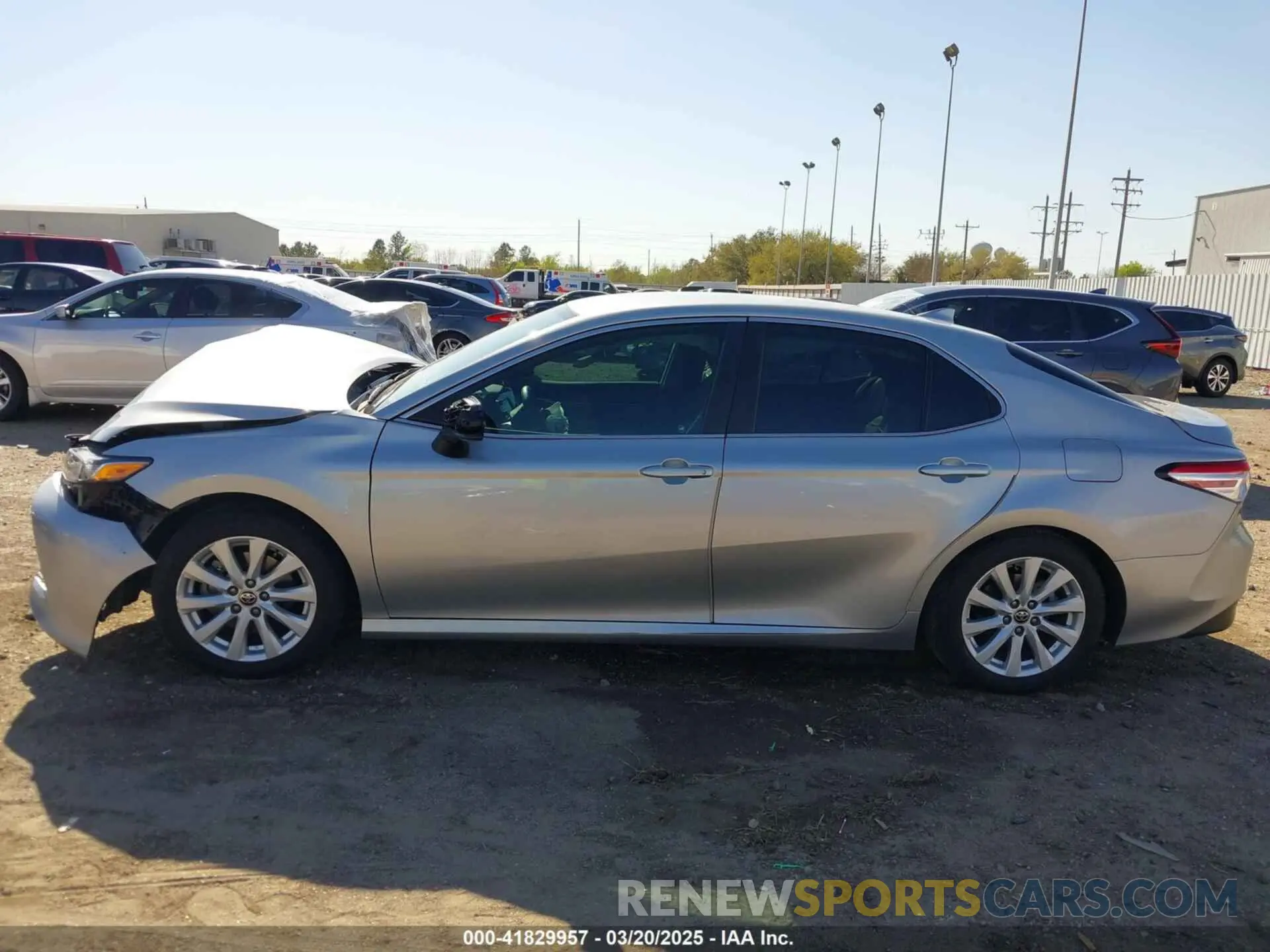 14 Photograph of a damaged car 4T1C11AK3LU397079 TOYOTA CAMRY 2020