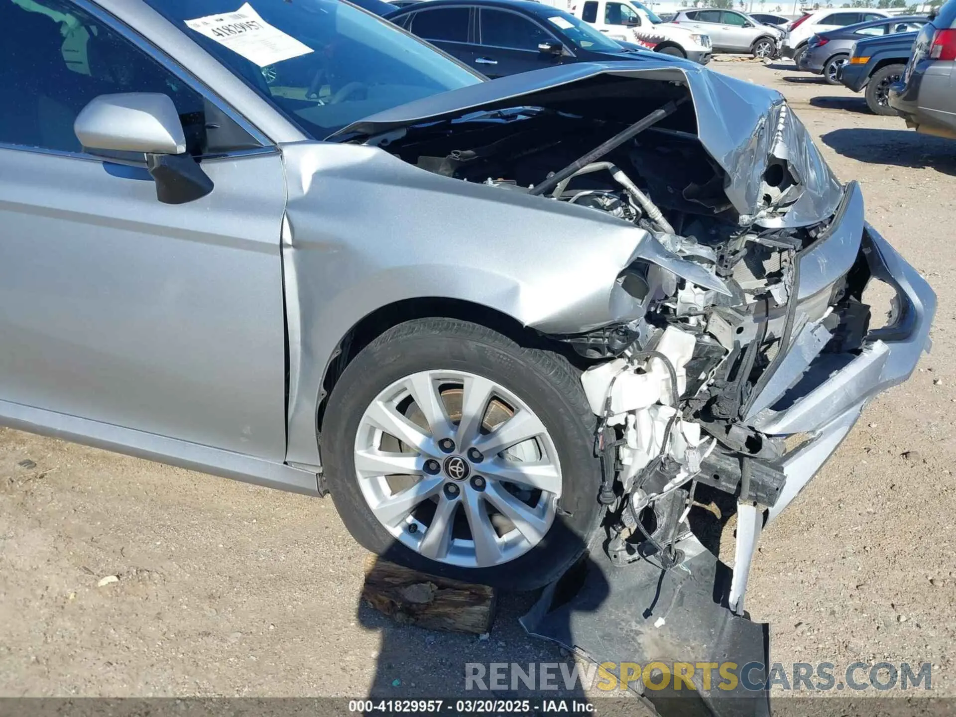 17 Photograph of a damaged car 4T1C11AK3LU397079 TOYOTA CAMRY 2020
